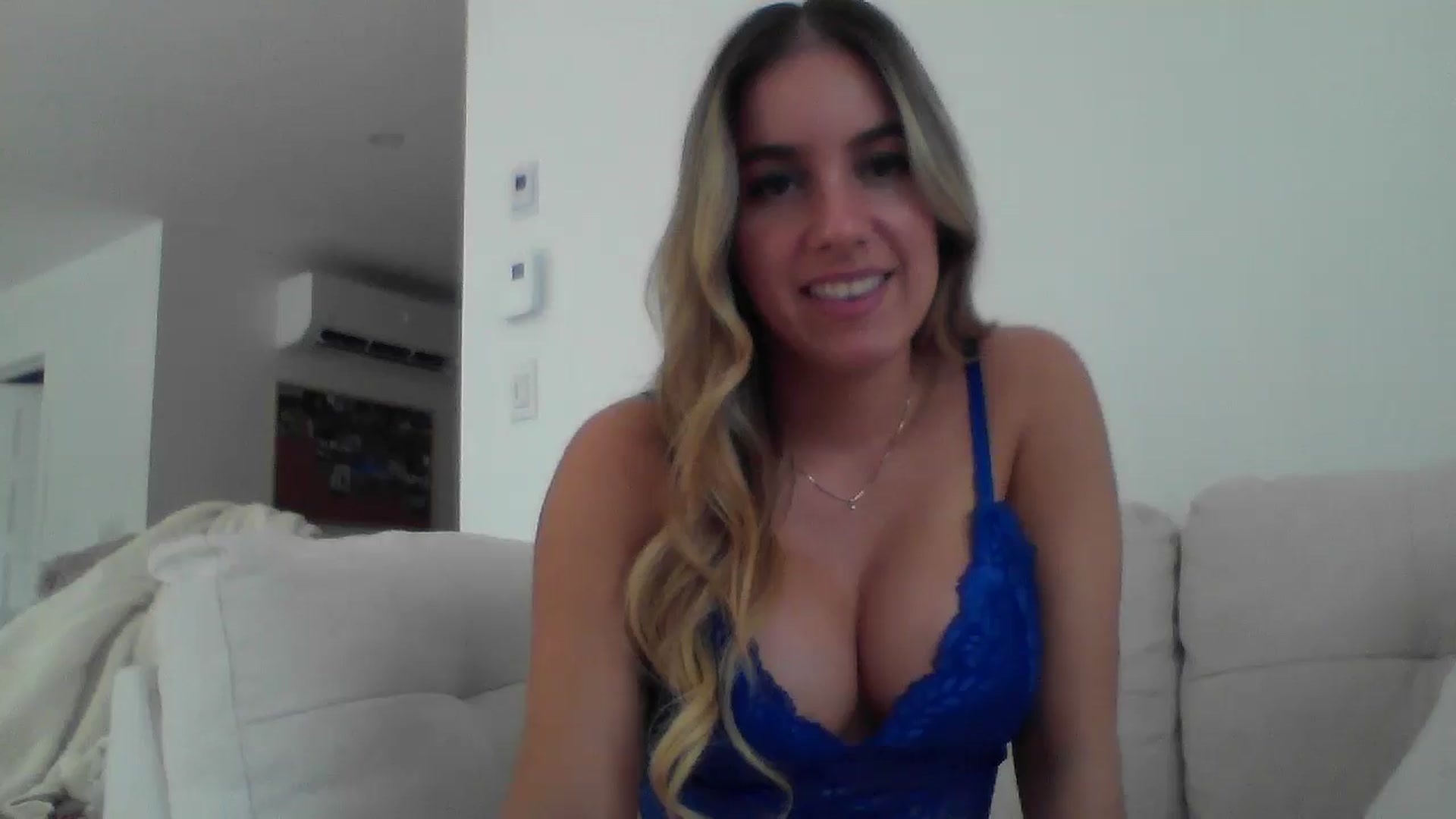 Gallery image thumbnail from MissDelphine's myfreecams stream on, 06/03/2025, 16:35 image 9 of 20