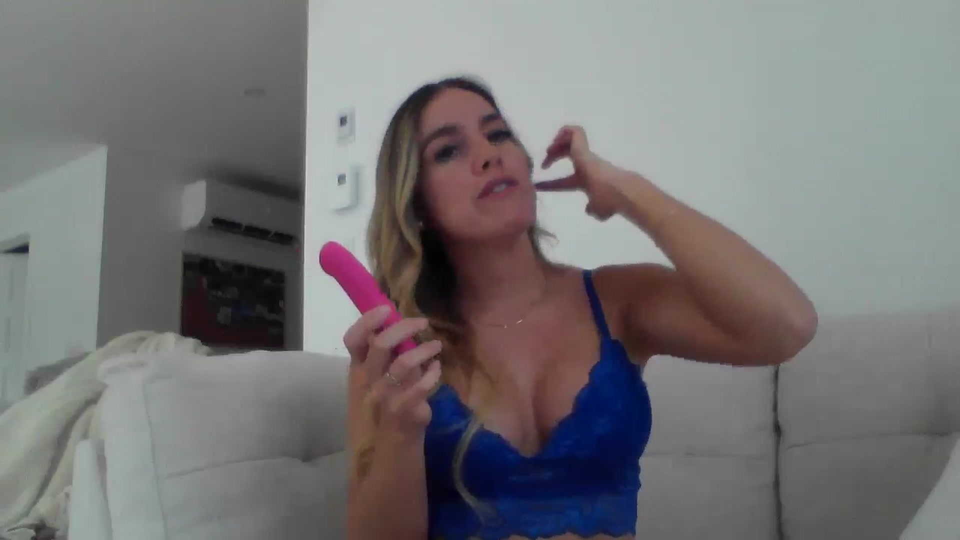 Gallery image thumbnail from MissDelphine's myfreecams stream on, 06/03/2025, 16:35 image 6 of 20