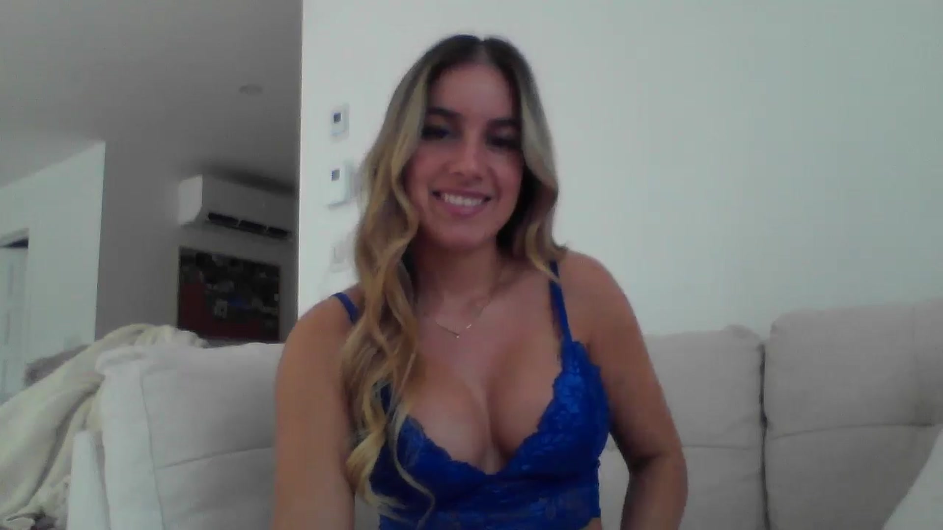 Gallery image thumbnail from MissDelphine's myfreecams stream on, 06/03/2025, 16:35 image 8 of 20