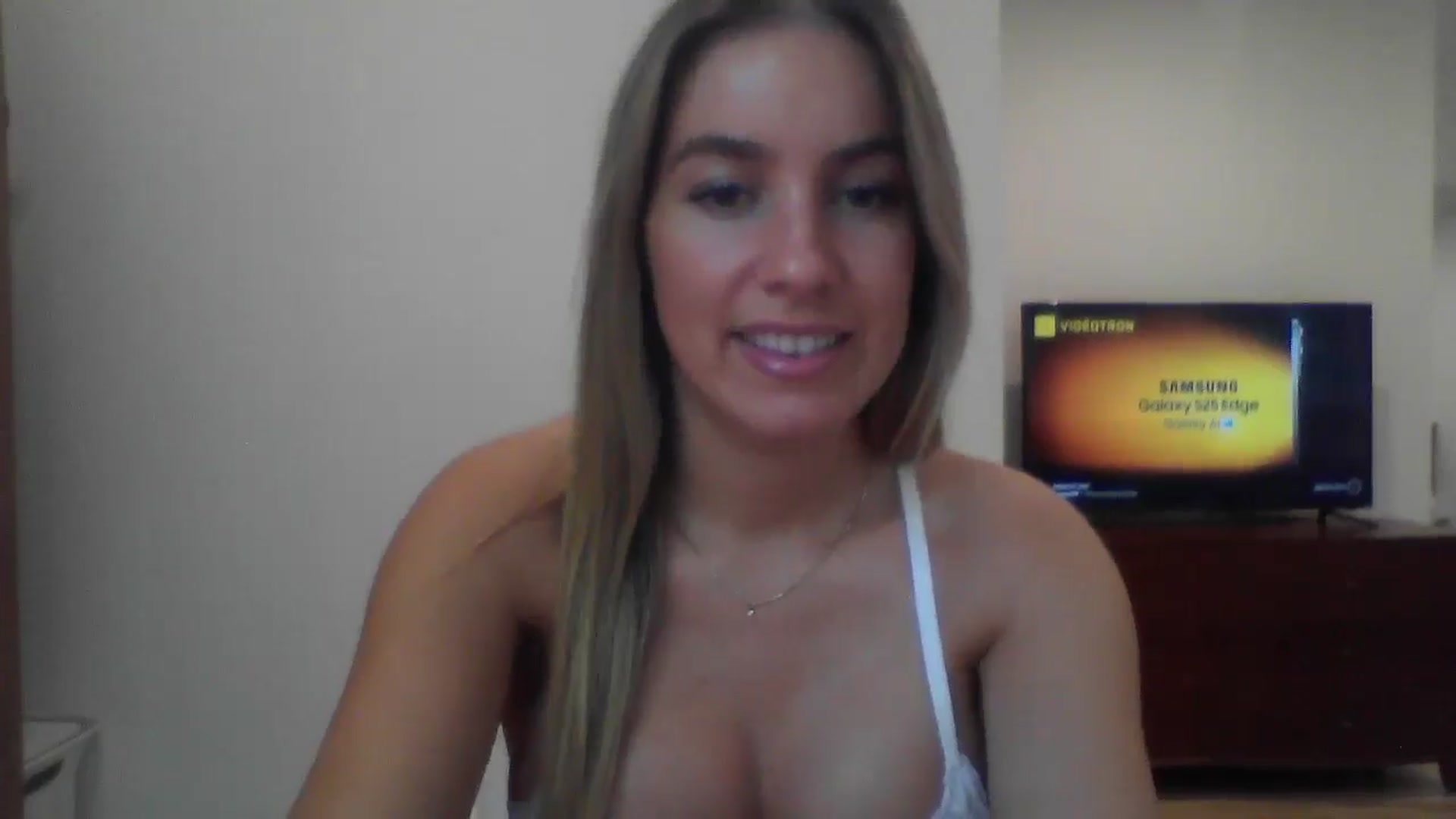 Gallery image thumbnail from MissDelphine's myfreecams stream on, 06/06/2025, 17:15 image 5 of 20