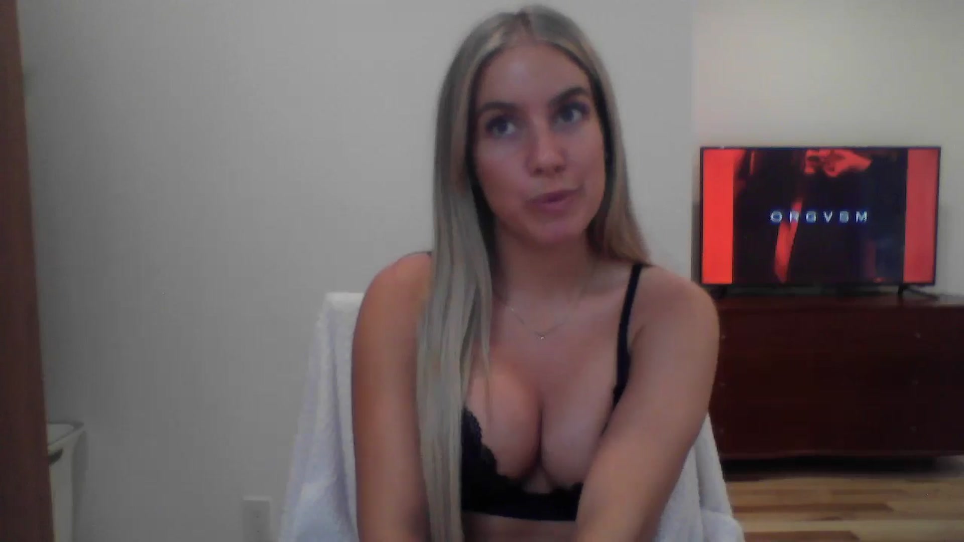 Gallery image thumbnail from MissDelphine's myfreecams stream on, 06/12/2025, 18:00 image 16 of 20