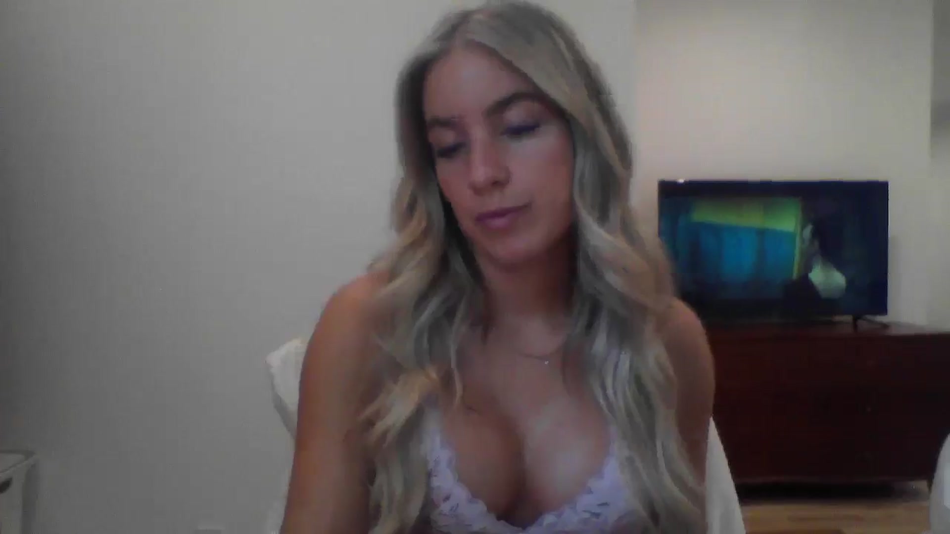 Gallery image thumbnail from MissDelphine's myfreecams stream on, 06/13/2025, 16:40 image 6 of 20