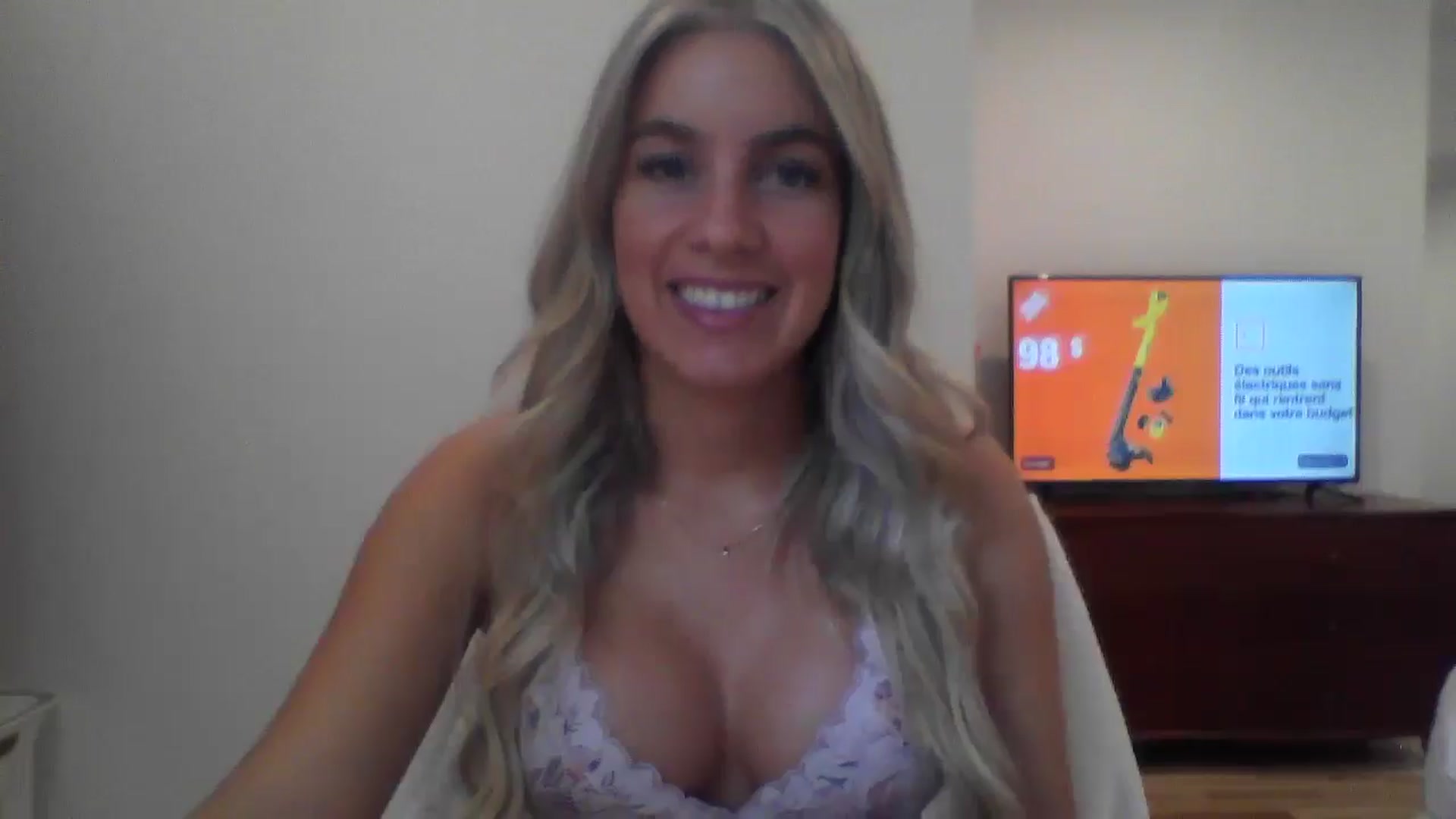 Gallery image thumbnail from MissDelphine's myfreecams stream on, 06/13/2025, 16:40 image 10 of 20