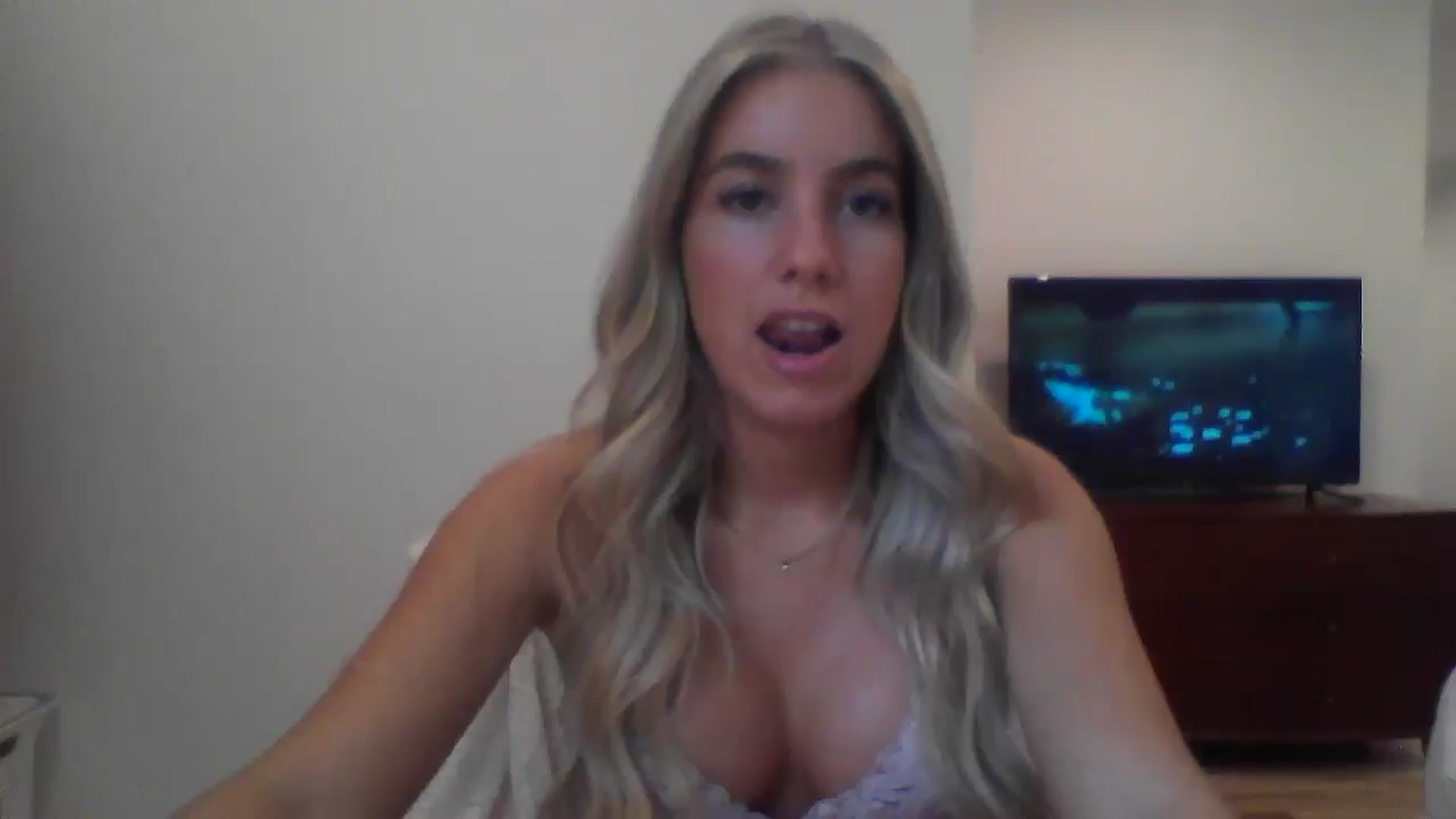 Gallery image thumbnail from MissDelphine's myfreecams stream on, 06/13/2025, 16:40 image 1 of 20