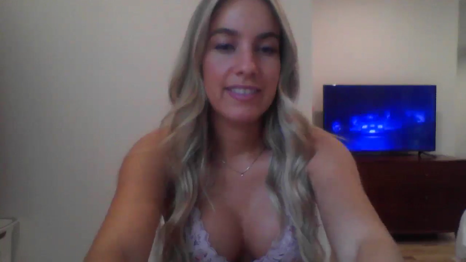 Gallery image thumbnail from MissDelphine's myfreecams stream on, 06/13/2025, 16:40 image 17 of 20