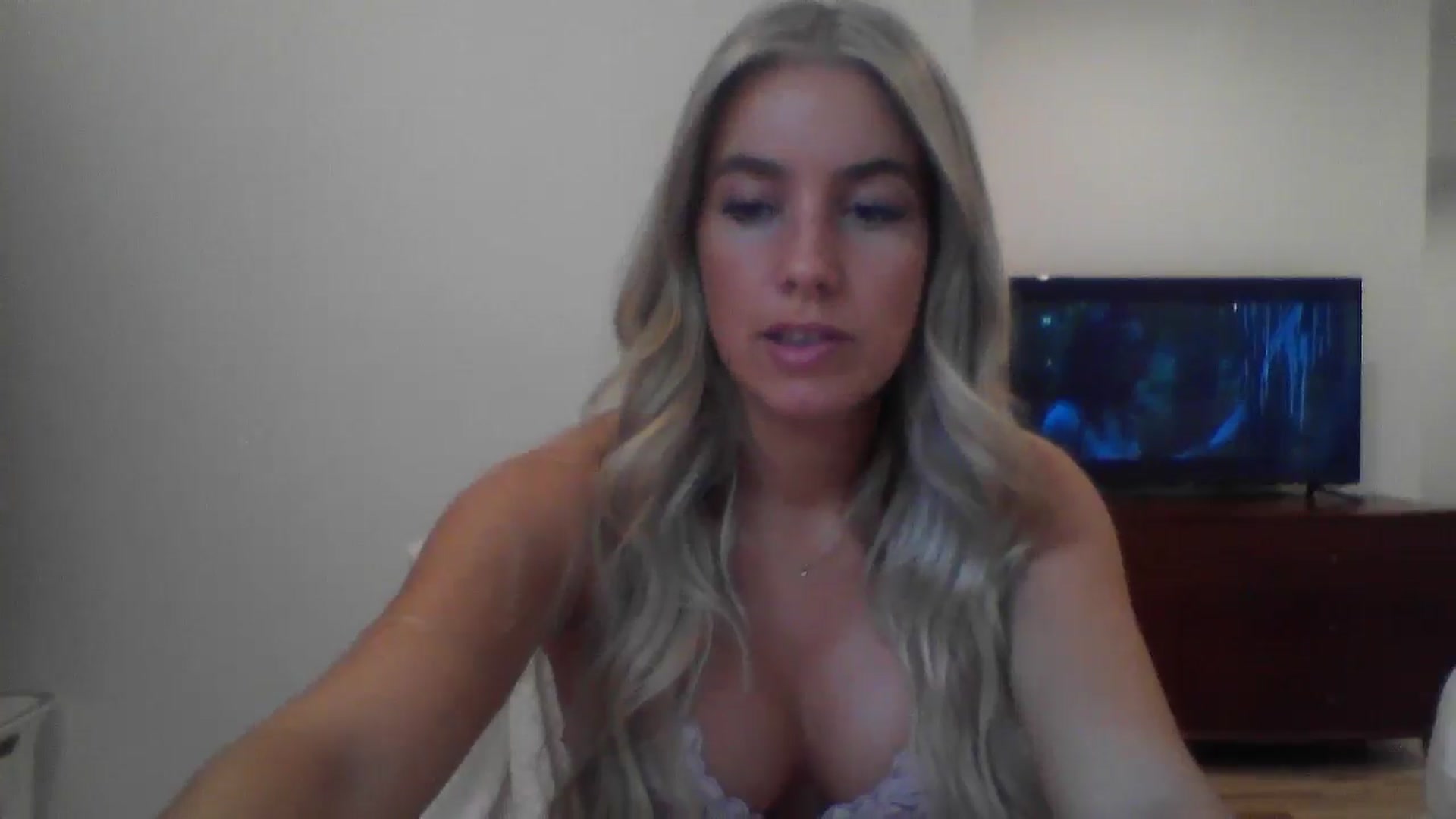 Gallery image thumbnail from MissDelphine's myfreecams stream on, 06/13/2025, 16:40 image 2 of 20