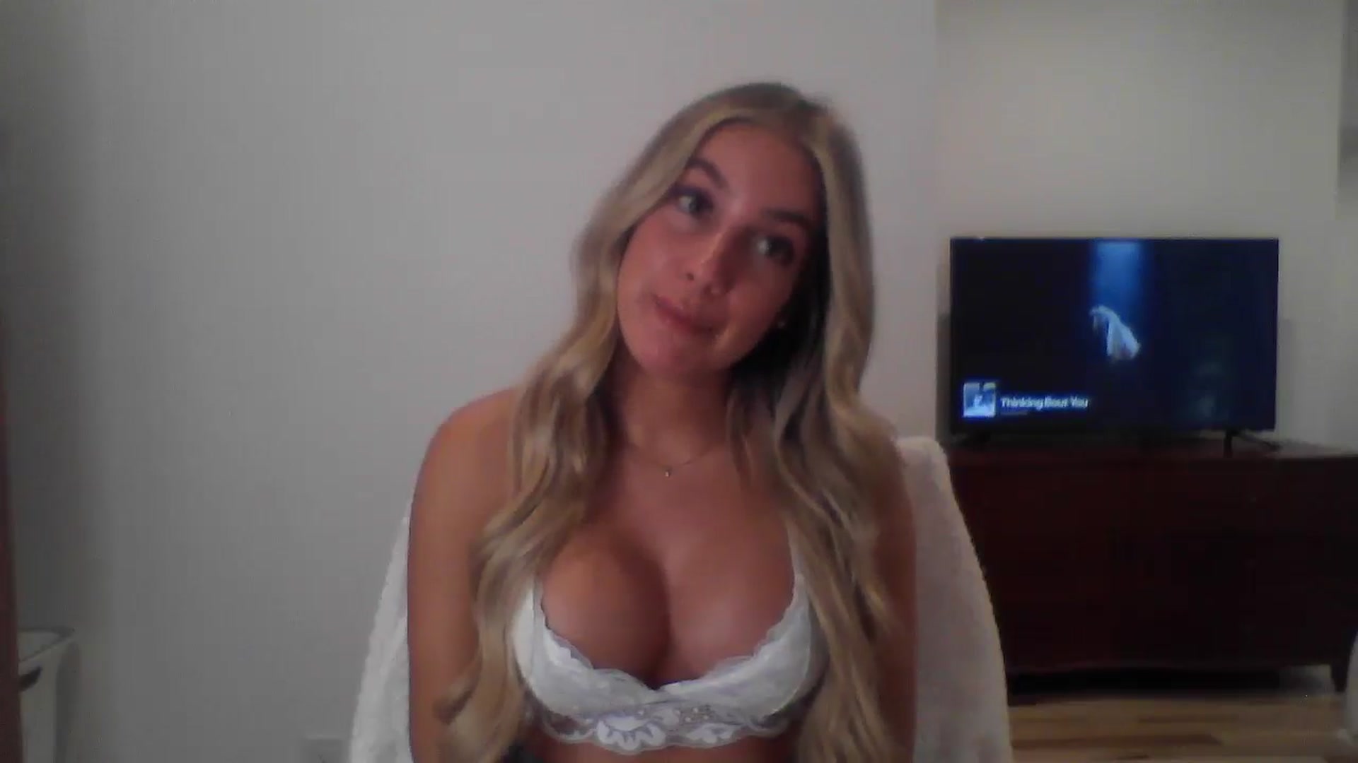 Gallery image thumbnail from MissDelphine's myfreecams stream on, 06/17/2025, 16:39 image 6 of 20