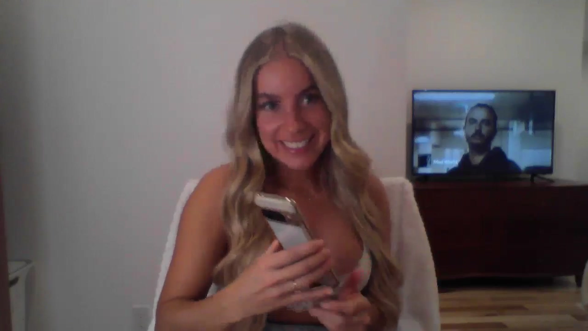 Gallery image thumbnail from MissDelphine's myfreecams stream on, 06/17/2025, 16:39 image 9 of 20