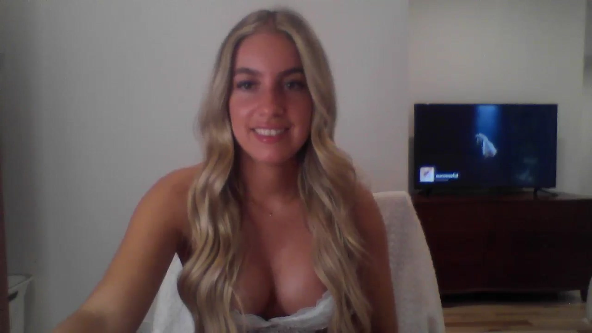 Gallery image thumbnail from MissDelphine's myfreecams stream on, 06/17/2025, 16:39 image 3 of 20