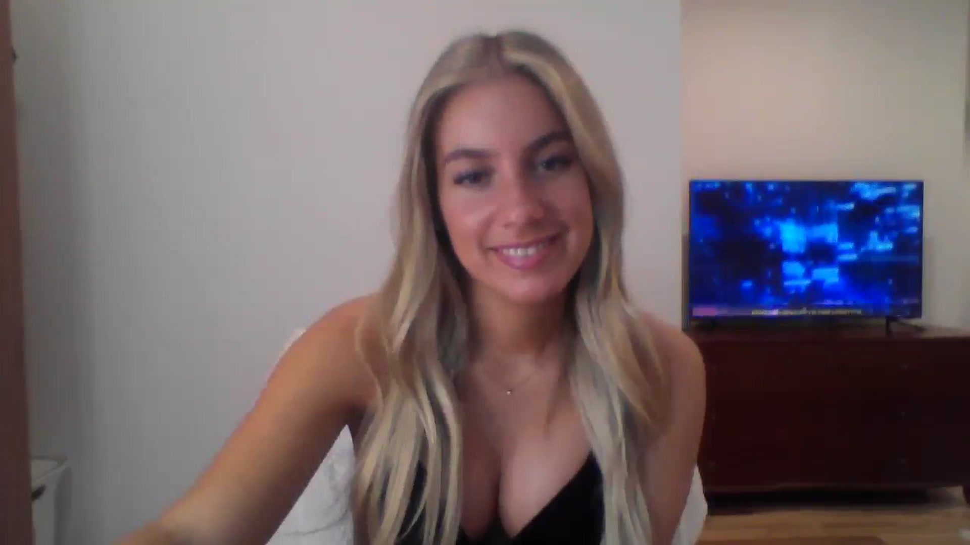 Gallery image thumbnail from MissDelphine's myfreecams stream on, 06/18/2025, 15:59 image 17 of 20