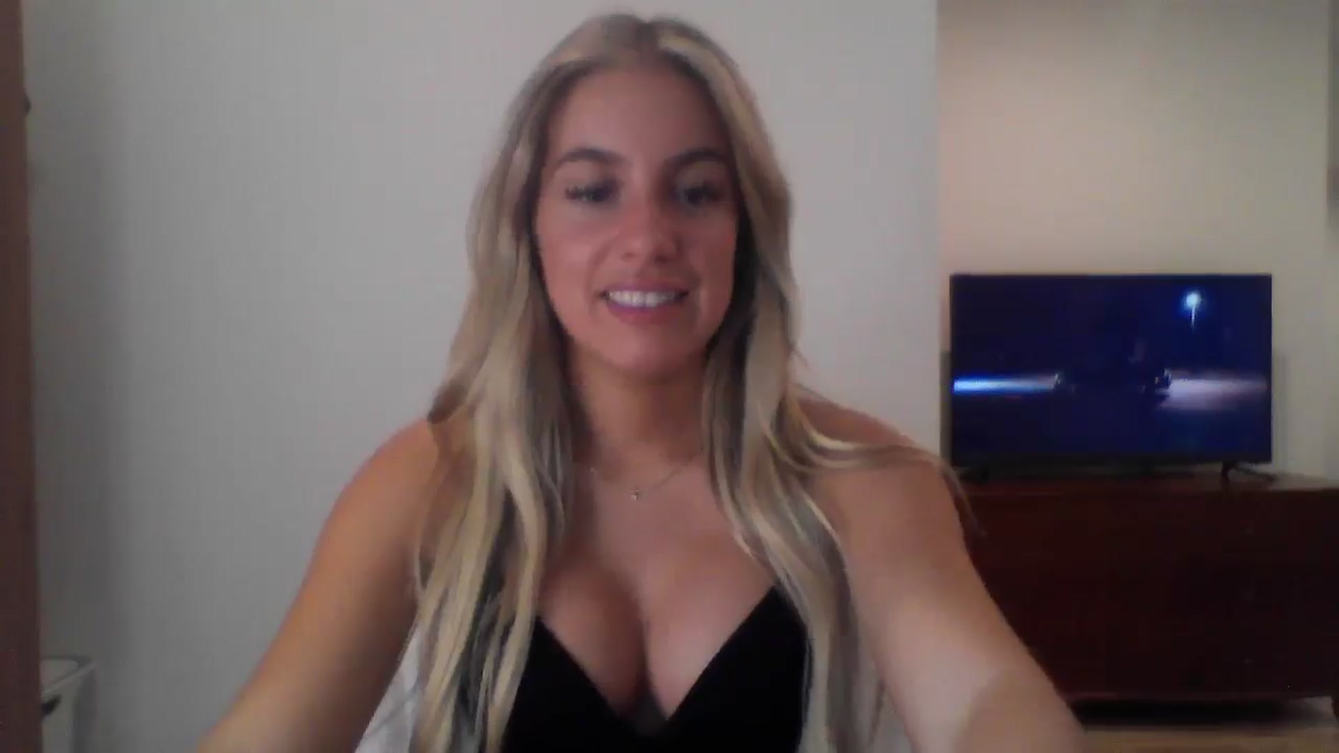 Gallery image thumbnail from MissDelphine's myfreecams stream on, 06/18/2025, 15:59 image 15 of 20