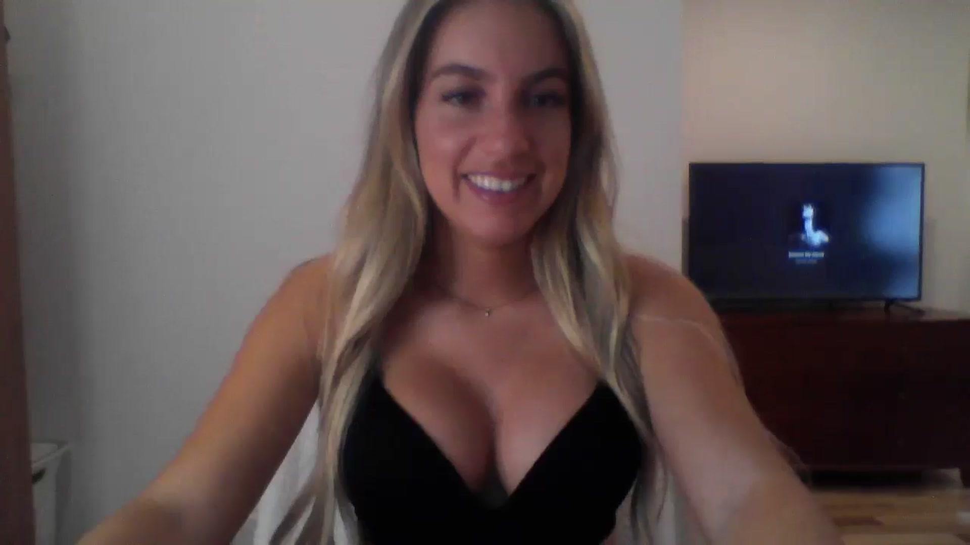 Gallery image thumbnail from MissDelphine's myfreecams stream on, 06/18/2025, 15:59 image 6 of 20