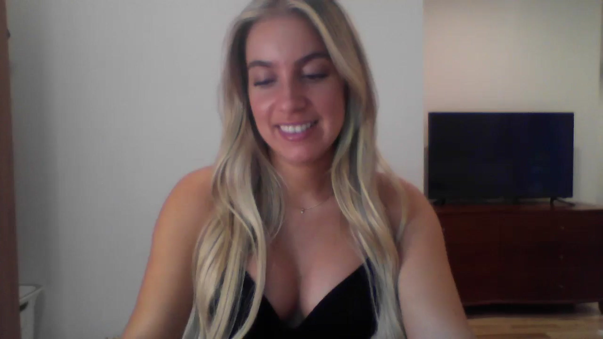 Gallery image thumbnail from MissDelphine's myfreecams stream on, 06/18/2025, 15:59 image 20 of 20