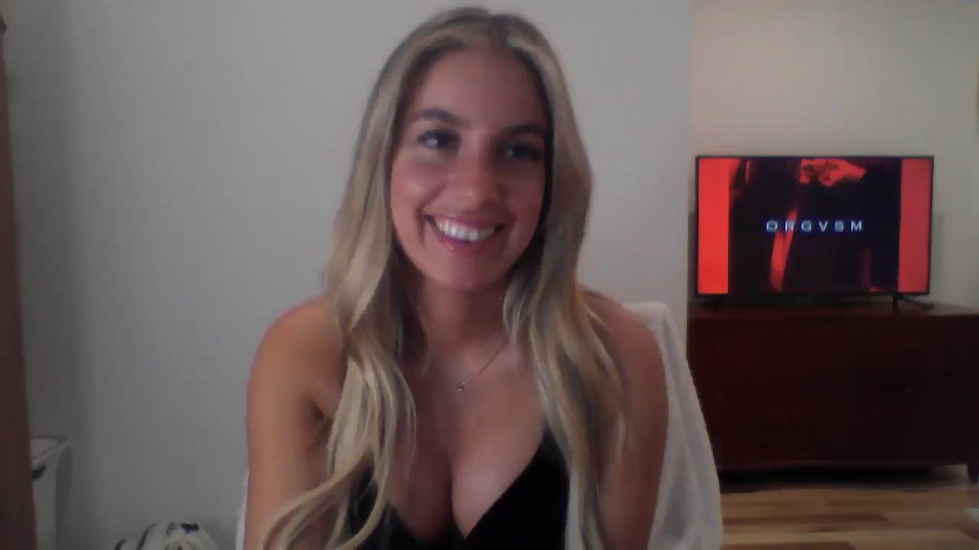 Gallery image thumbnail from MissDelphine's myfreecams stream on, 06/18/2025, 16:46 image 15 of 20