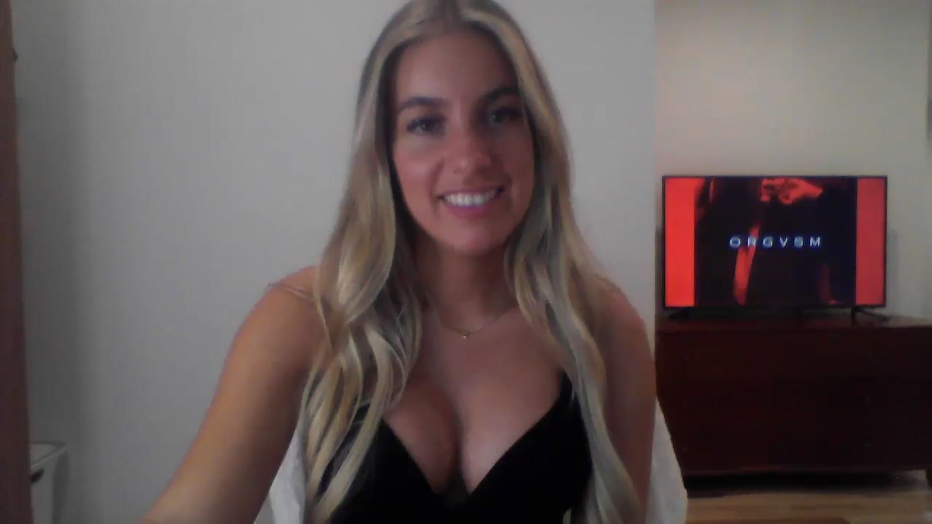 Gallery image thumbnail from MissDelphine's myfreecams stream on, 06/18/2025, 16:46 image 3 of 20