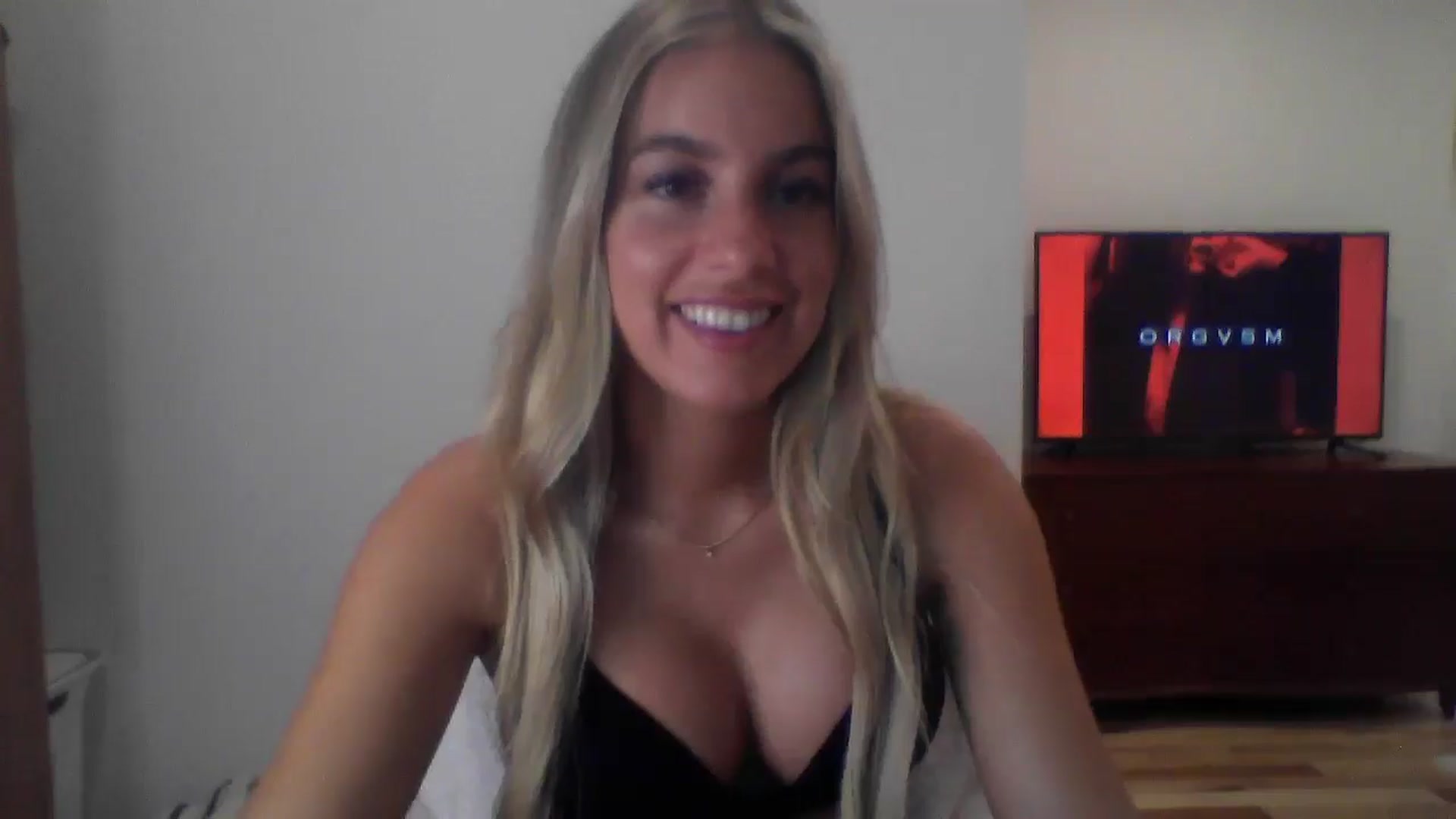 Gallery image thumbnail from MissDelphine's myfreecams stream on, 06/18/2025, 16:46 image 12 of 20