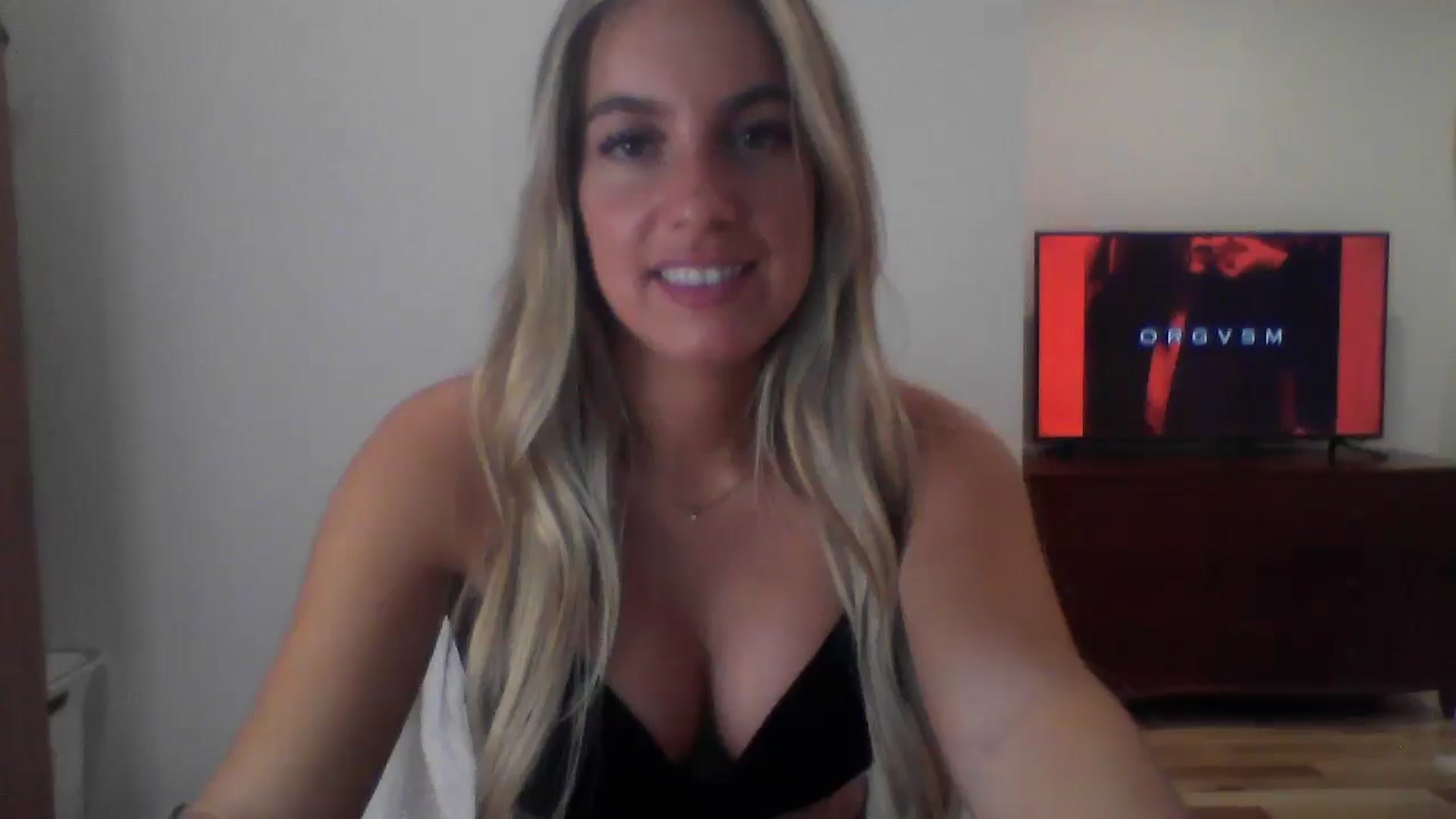 Gallery image thumbnail from MissDelphine's myfreecams stream on, 06/18/2025, 16:46 image 10 of 20