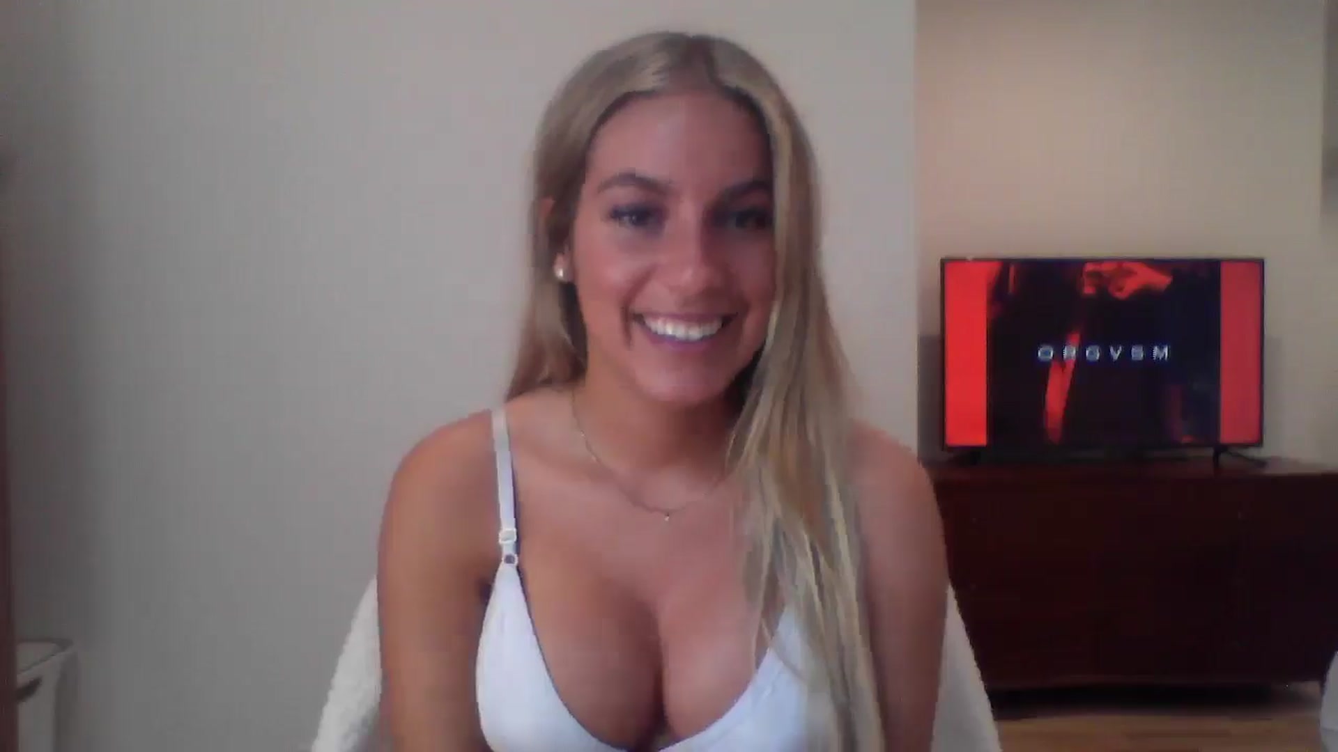 Gallery image thumbnail from MissDelphine's myfreecams stream on, 06/20/2025, 17:40 image 8 of 20