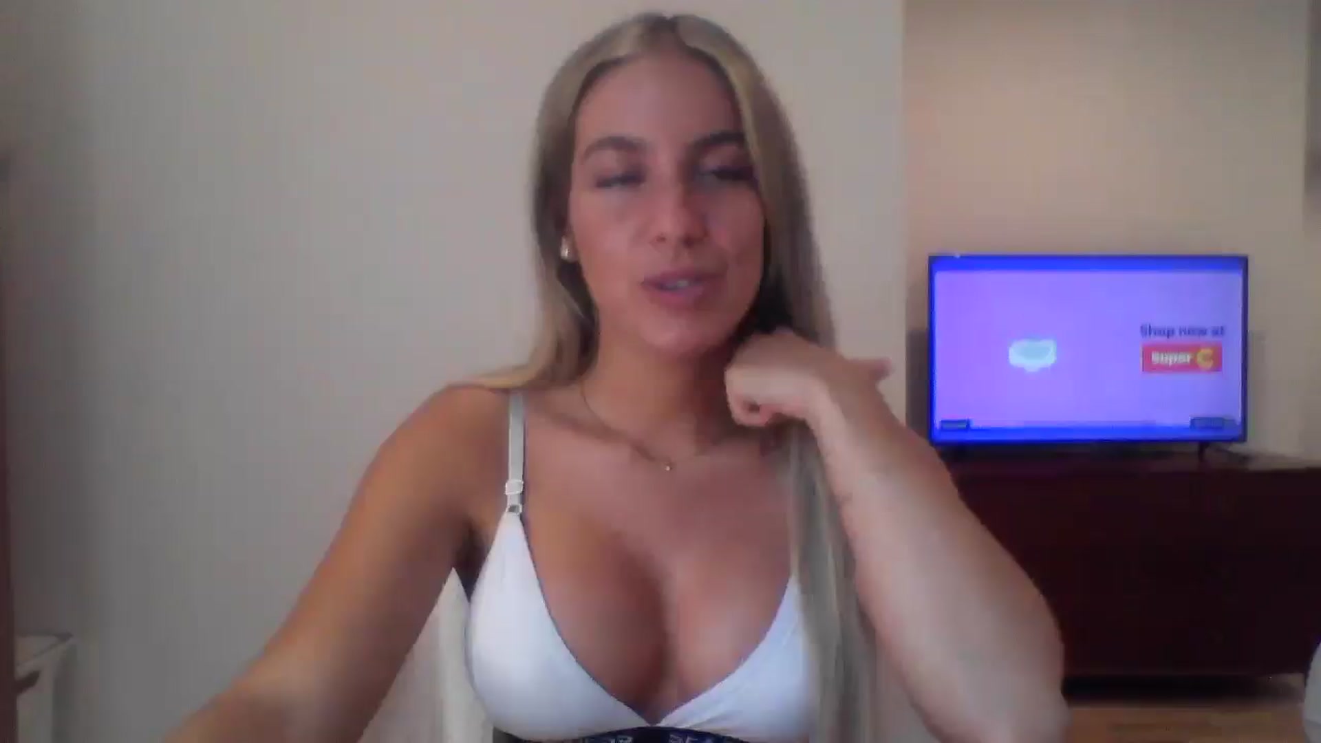 Gallery image thumbnail from MissDelphine's myfreecams stream on, 06/20/2025, 17:40 image 1 of 20