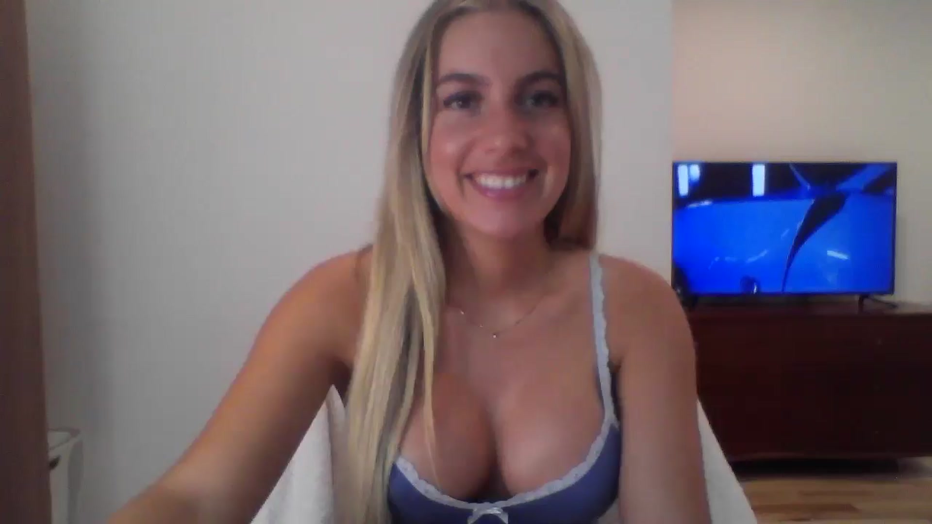 Gallery image thumbnail from MissDelphine's myfreecams stream on, 06/25/2025, 16:27 image 17 of 20