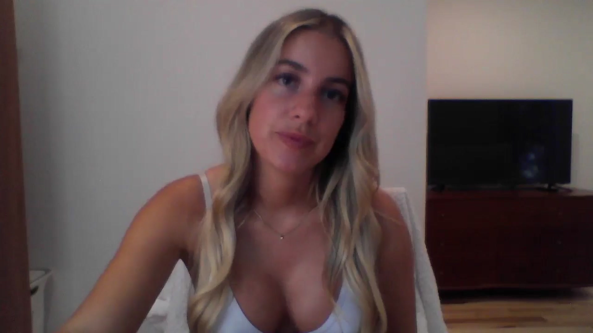 Gallery image thumbnail from MissDelphine's myfreecams stream on, 07/16/2025, 17:34 image 13 of 20