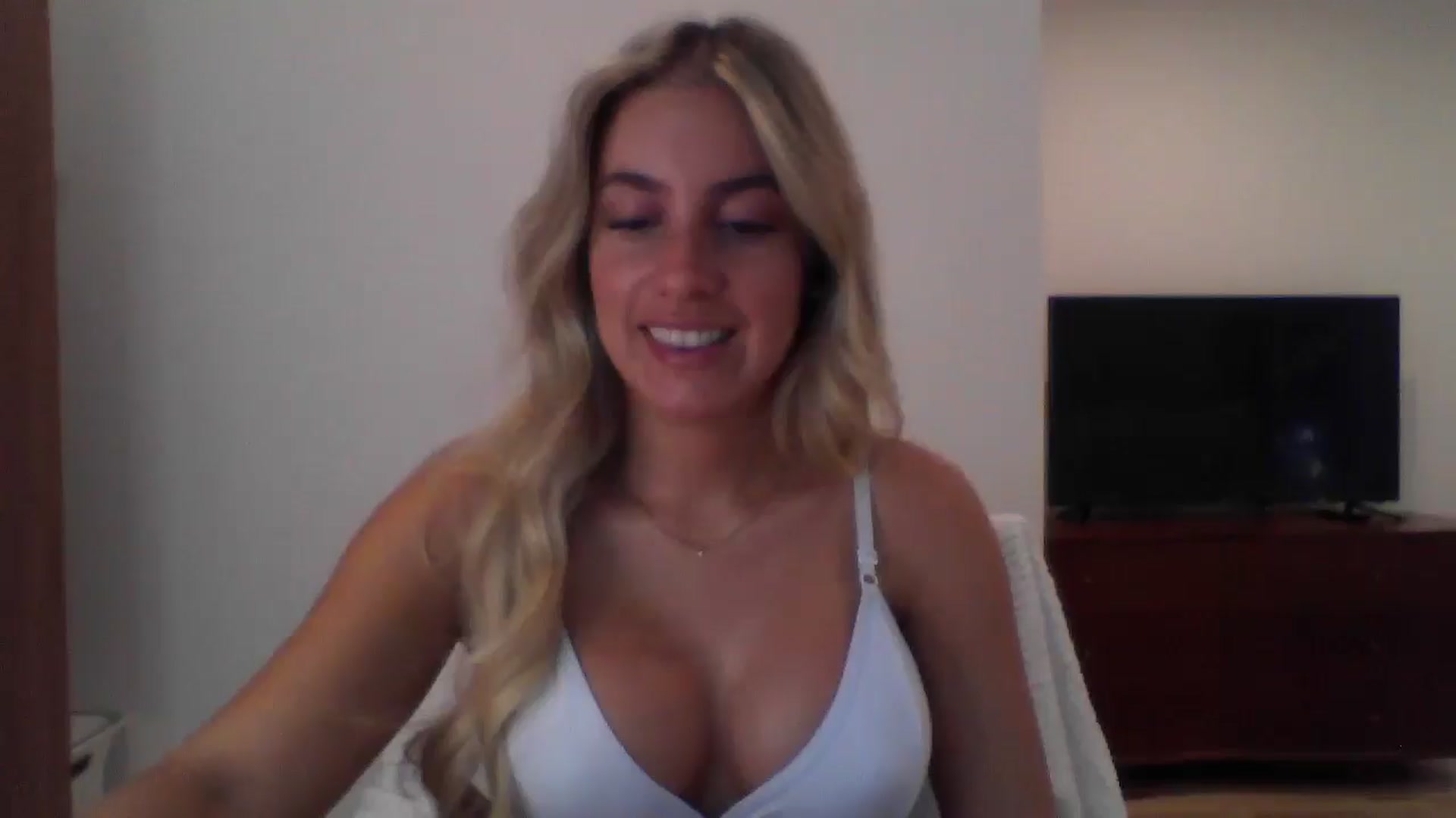 Gallery image thumbnail from MissDelphine's myfreecams stream on, 07/16/2025, 17:34 image 1 of 20