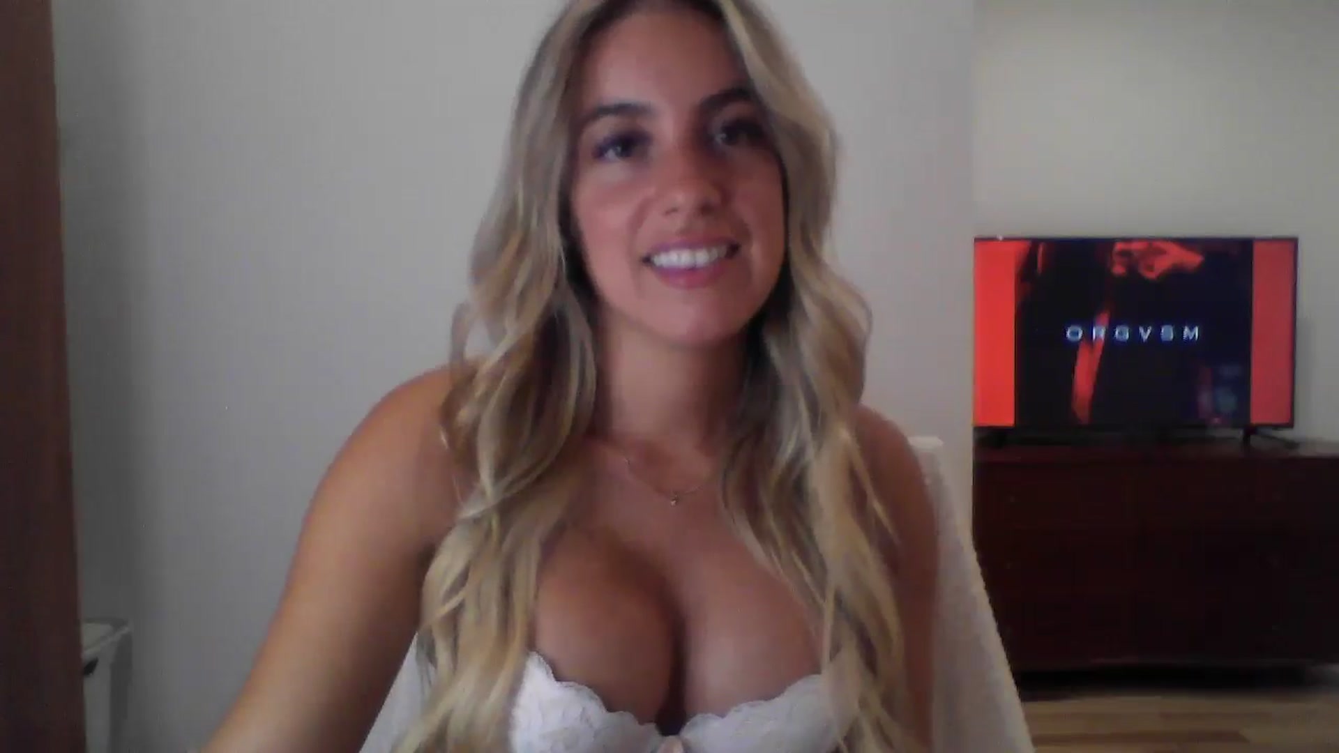 Gallery image thumbnail from MissDelphine's myfreecams stream on, 08/11/2025, 17:01 image 4 of 20