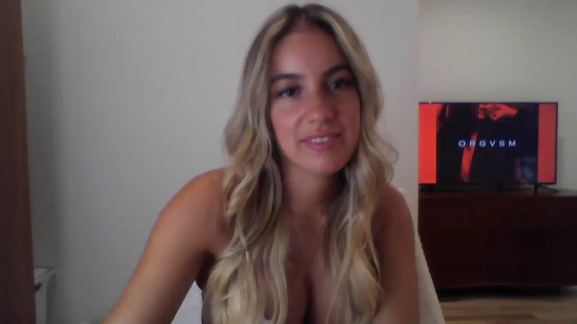 Gallery image thumbnail from MissDelphine's myfreecams stream on, 08/11/2025, 17:01 image 10 of 20