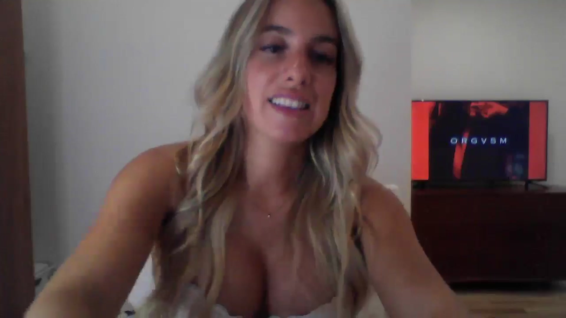 Gallery image thumbnail from MissDelphine's myfreecams stream on, 08/11/2025, 17:01 image 7 of 20