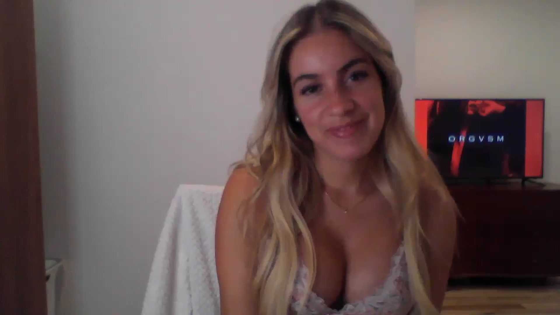 Gallery image thumbnail from MissDelphine's myfreecams stream on, 08/13/2025, 16:29 image 14 of 20