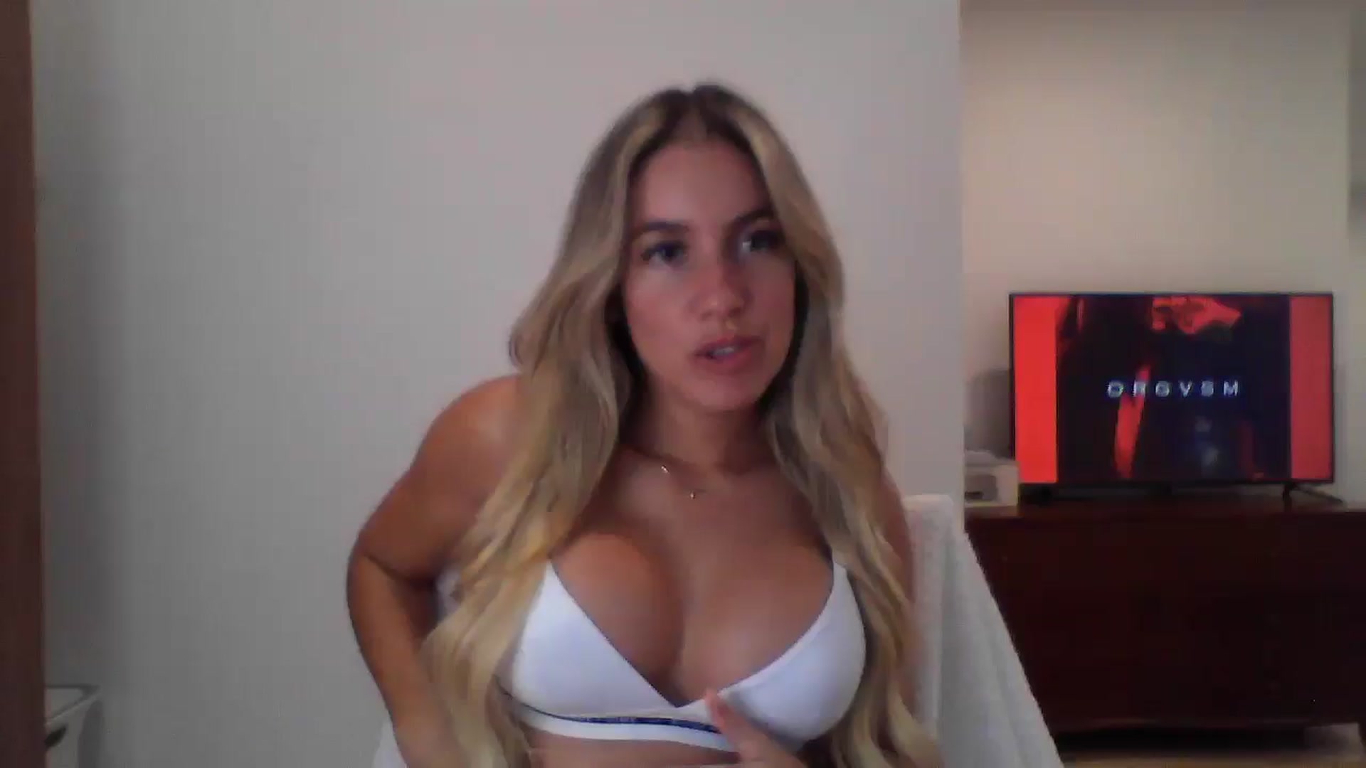 Gallery image thumbnail from MissDelphine's myfreecams stream on, 08/18/2025, 16:20 image 1 of 20