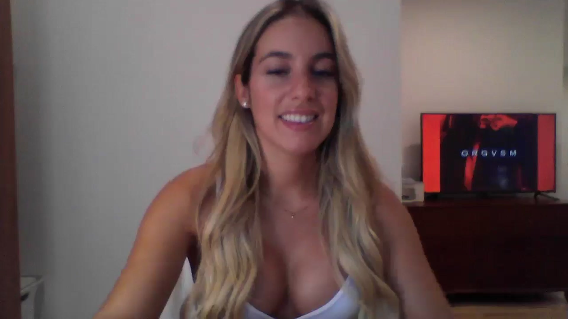 Gallery image thumbnail from MissDelphine's myfreecams stream on, 08/18/2025, 16:20 image 18 of 20