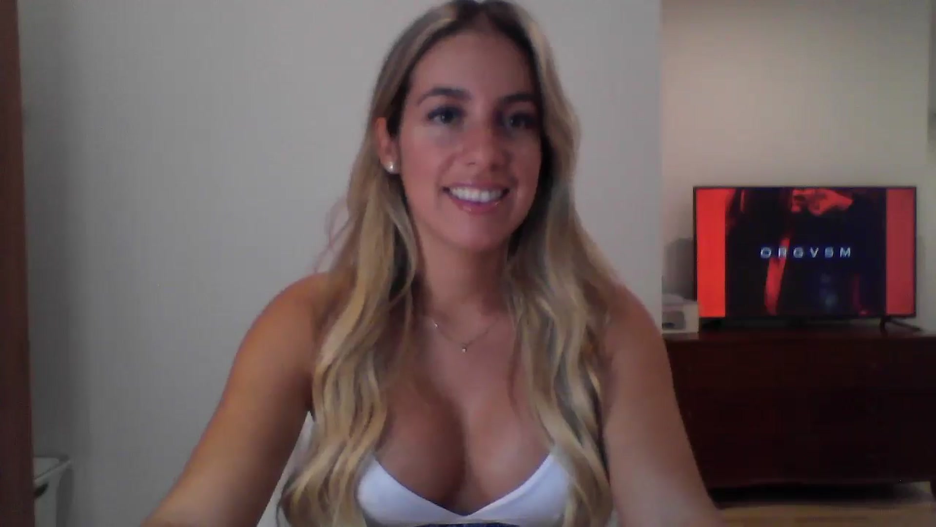 Gallery image thumbnail from MissDelphine's myfreecams stream on, 08/18/2025, 16:20 image 14 of 20