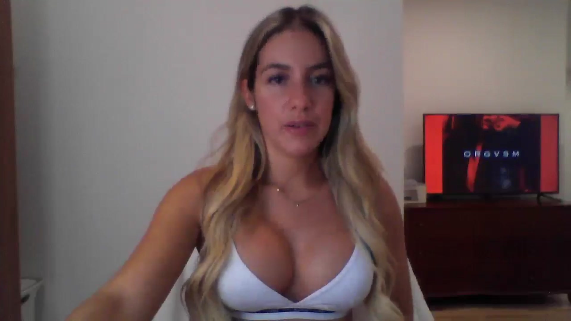 Gallery image thumbnail from MissDelphine's myfreecams stream on, 08/18/2025, 16:20 image 16 of 20