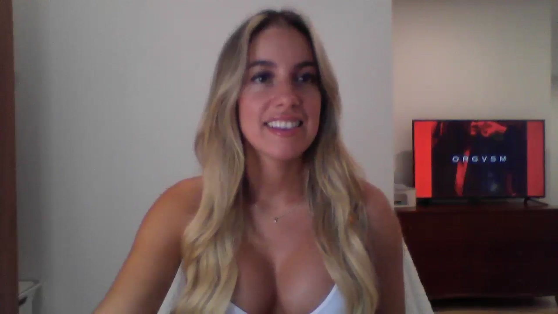 Gallery image thumbnail from MissDelphine's myfreecams stream on, 08/18/2025, 16:20 image 3 of 20