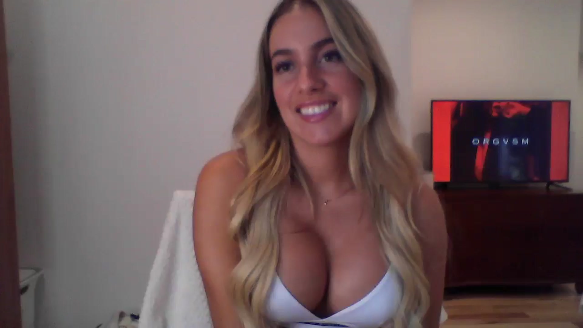 Gallery image thumbnail from MissDelphine's myfreecams stream on, 08/18/2025, 17:45 image 1 of 20
