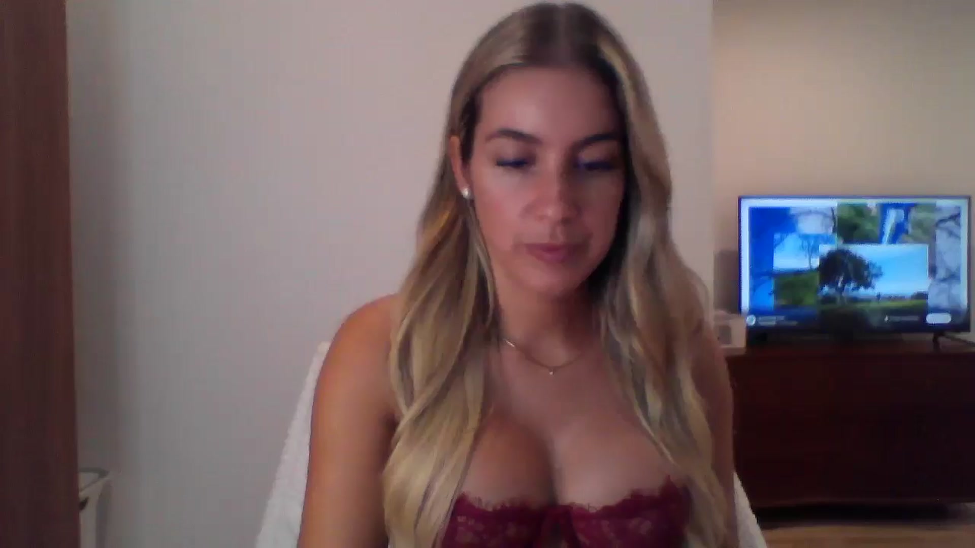 Gallery image thumbnail from MissDelphine's myfreecams stream on, 08/19/2025, 16:50 image 18 of 20