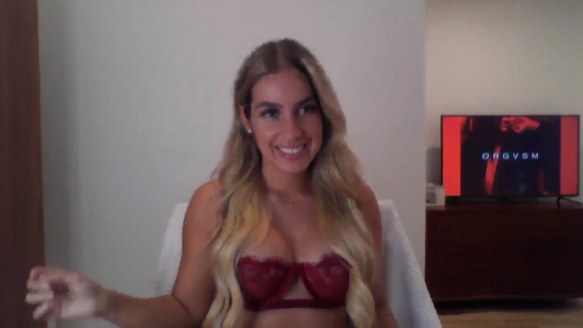Gallery image thumbnail from MissDelphine's myfreecams stream on, 08/19/2025, 16:50 image 2 of 20
