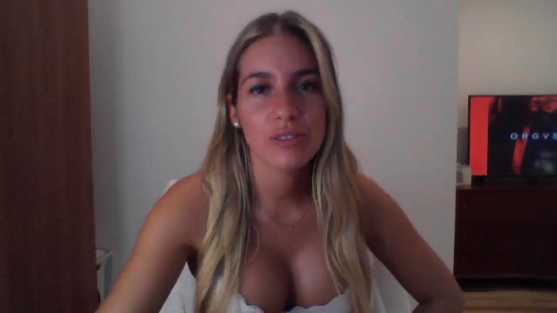 Gallery image thumbnail from MissDelphine's myfreecams stream on, 08/21/2025, 18:06 image 12 of 20