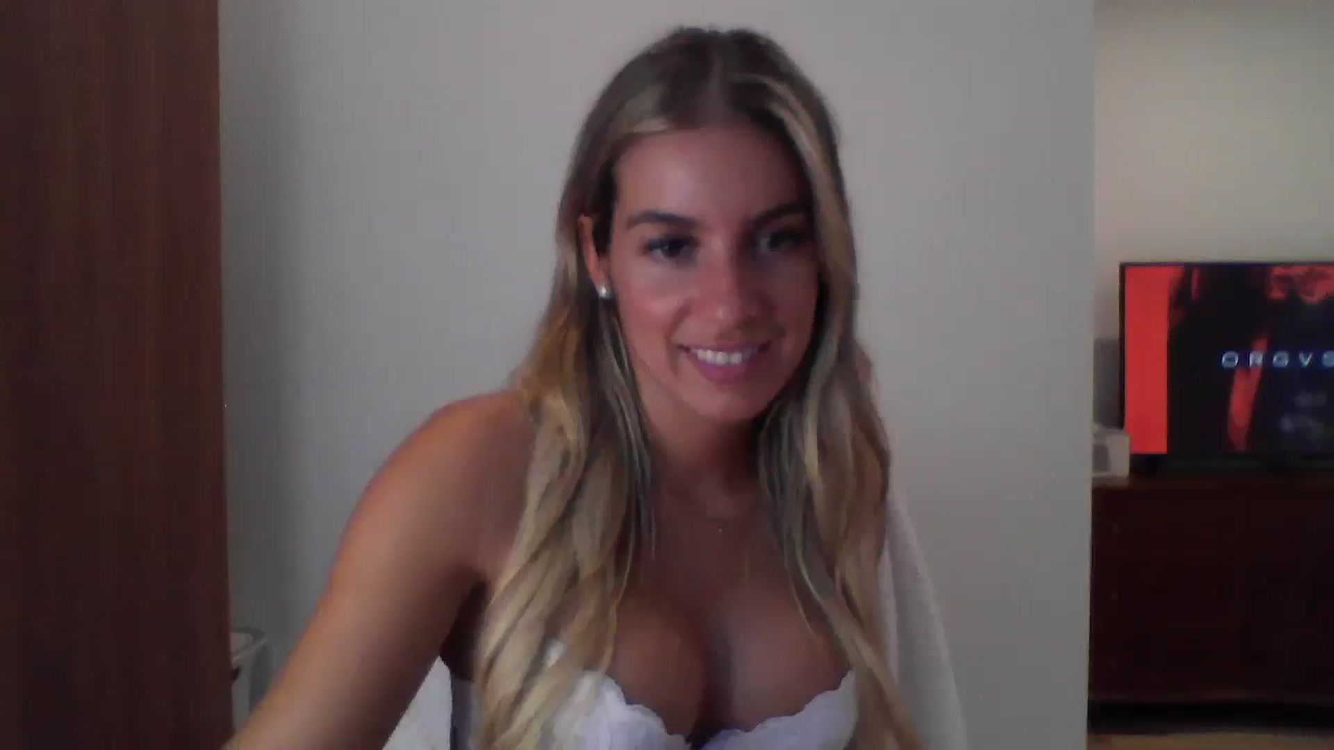Gallery image thumbnail from MissDelphine's myfreecams stream on, 08/21/2025, 18:06 image 6 of 20