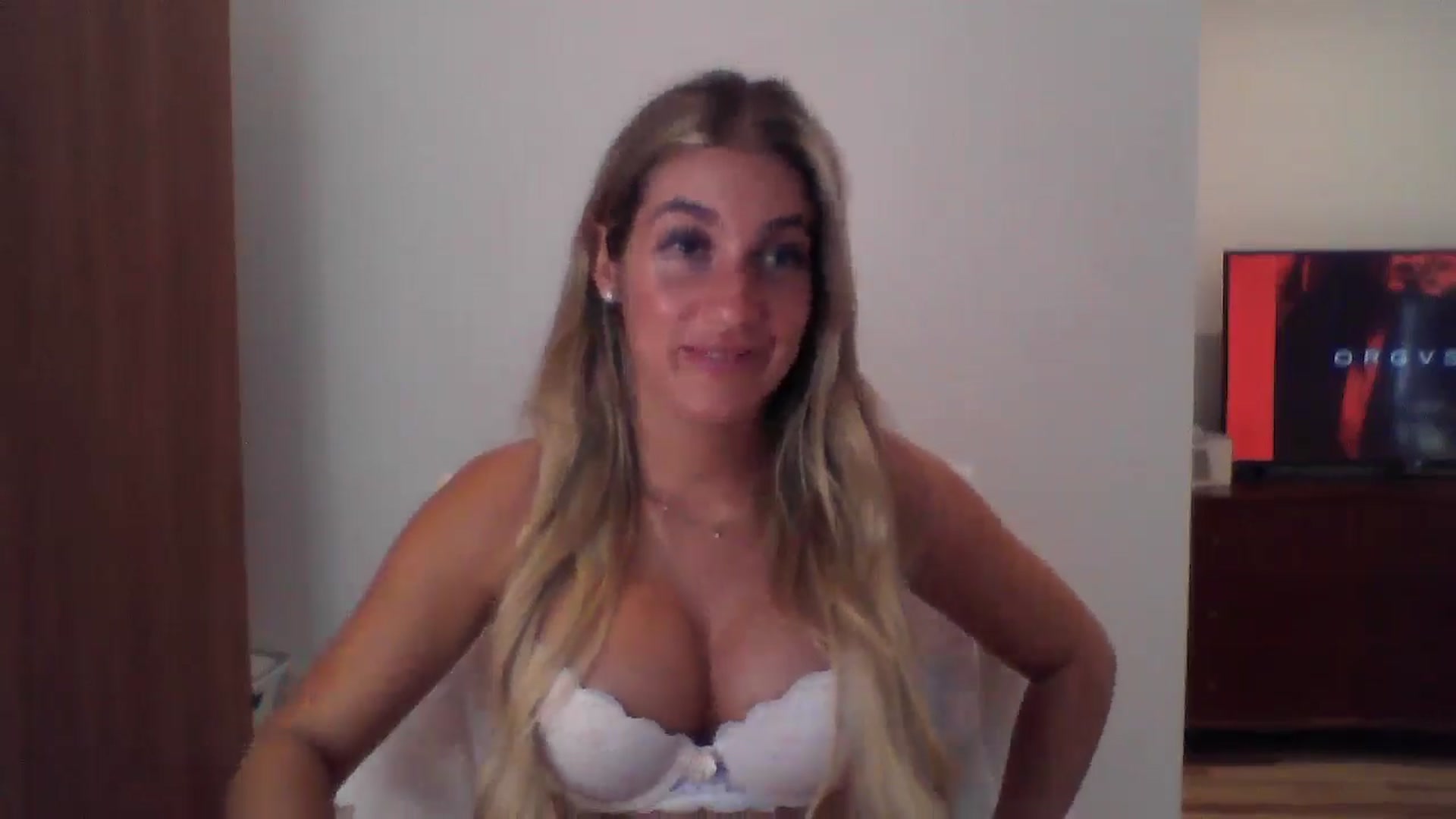 Gallery image thumbnail from MissDelphine's myfreecams stream on, 08/21/2025, 18:06 image 16 of 20