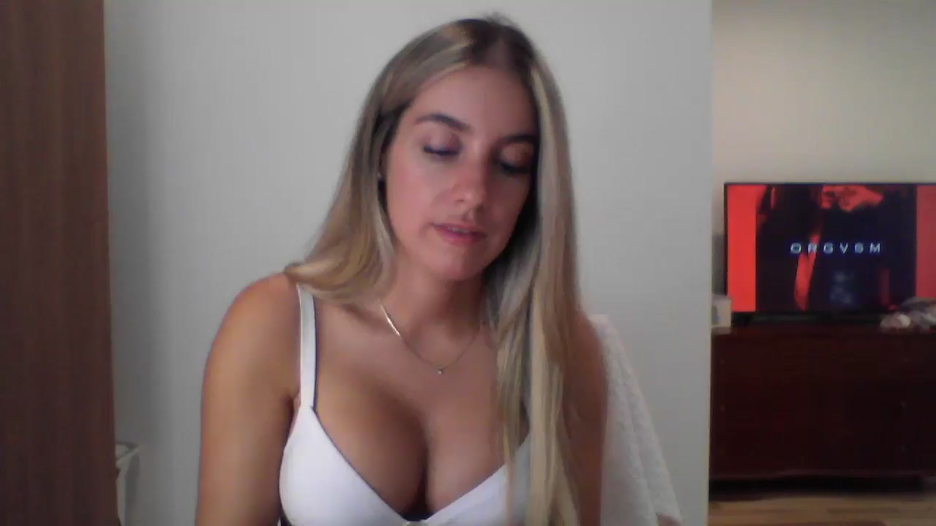 Gallery image thumbnail from MissDelphine's myfreecams stream on, 08/22/2025, 14:13 image 18 of 20