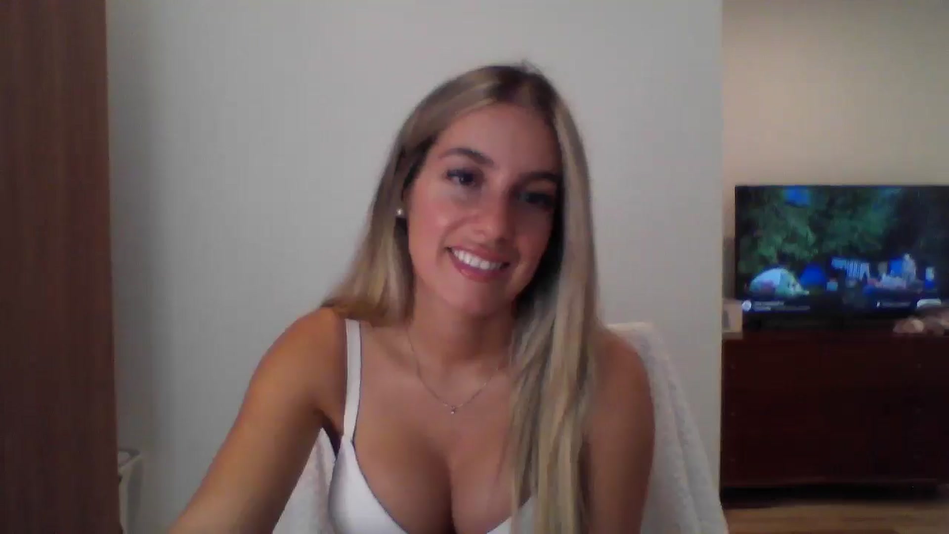 Gallery image thumbnail from MissDelphine's myfreecams stream on, 08/22/2025, 14:13 image 16 of 20