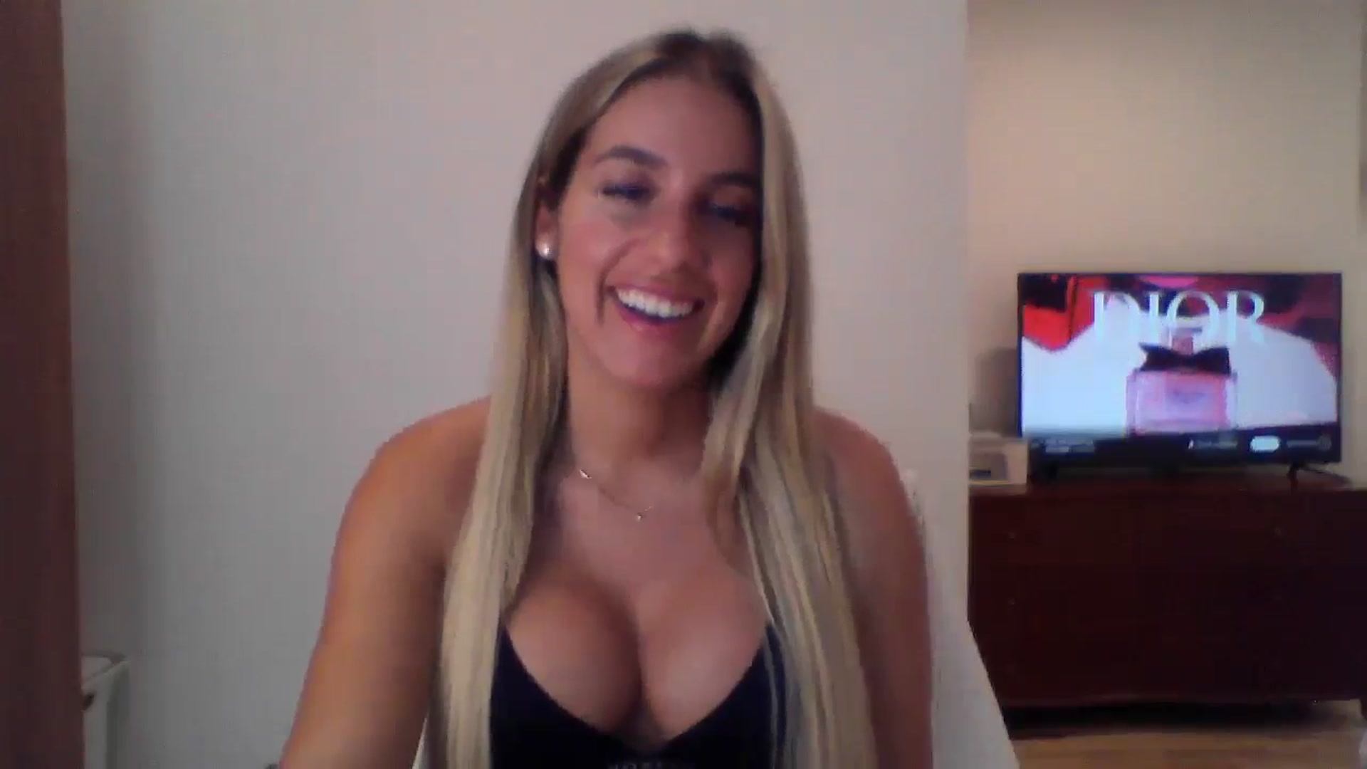 Gallery image thumbnail from MissDelphine's myfreecams stream on, 08/27/2025, 17:37 image 4 of 20