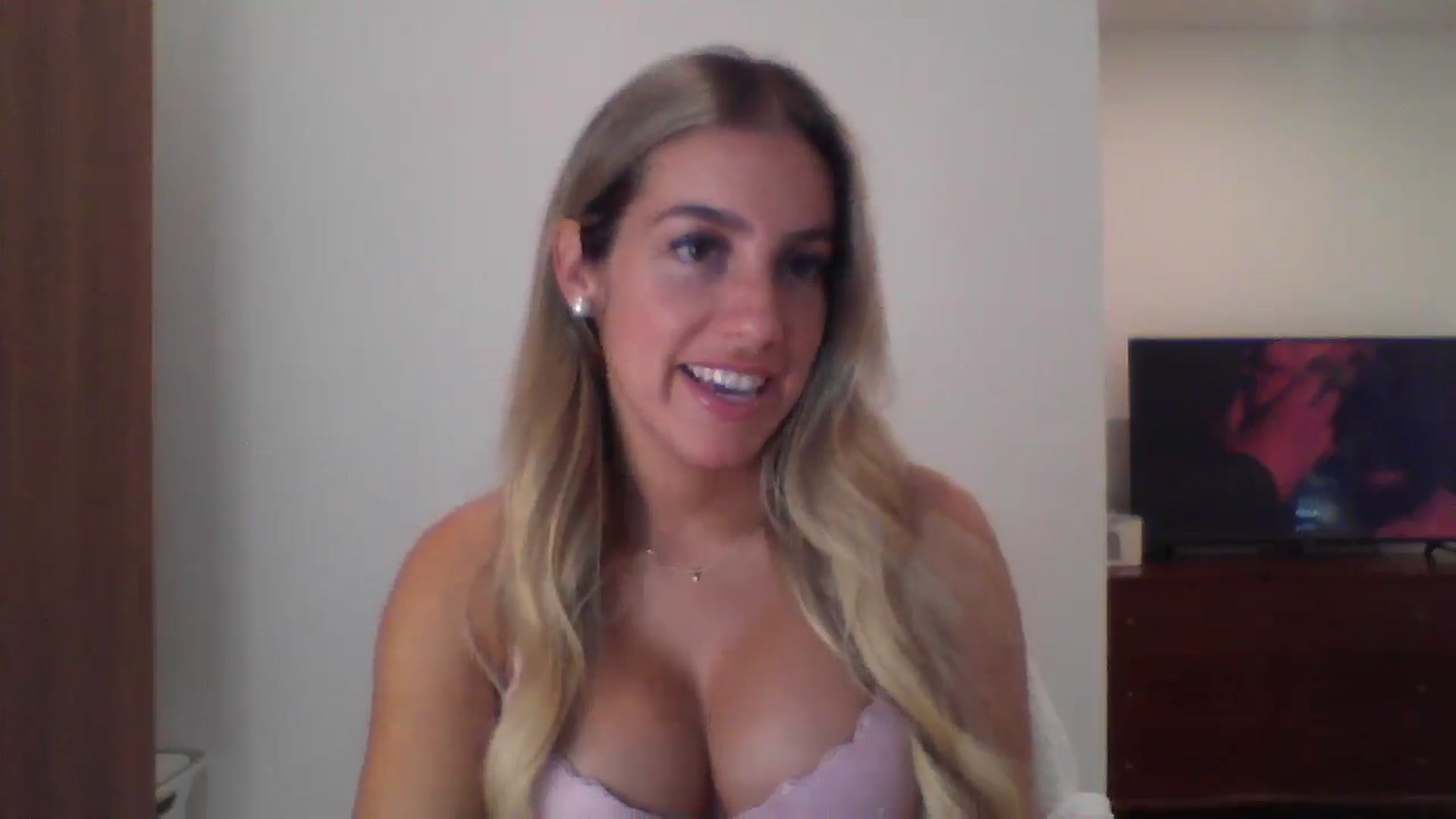 Gallery image thumbnail from MissDelphine's myfreecams stream on, 09/10/2025, 17:21 image 5 of 20