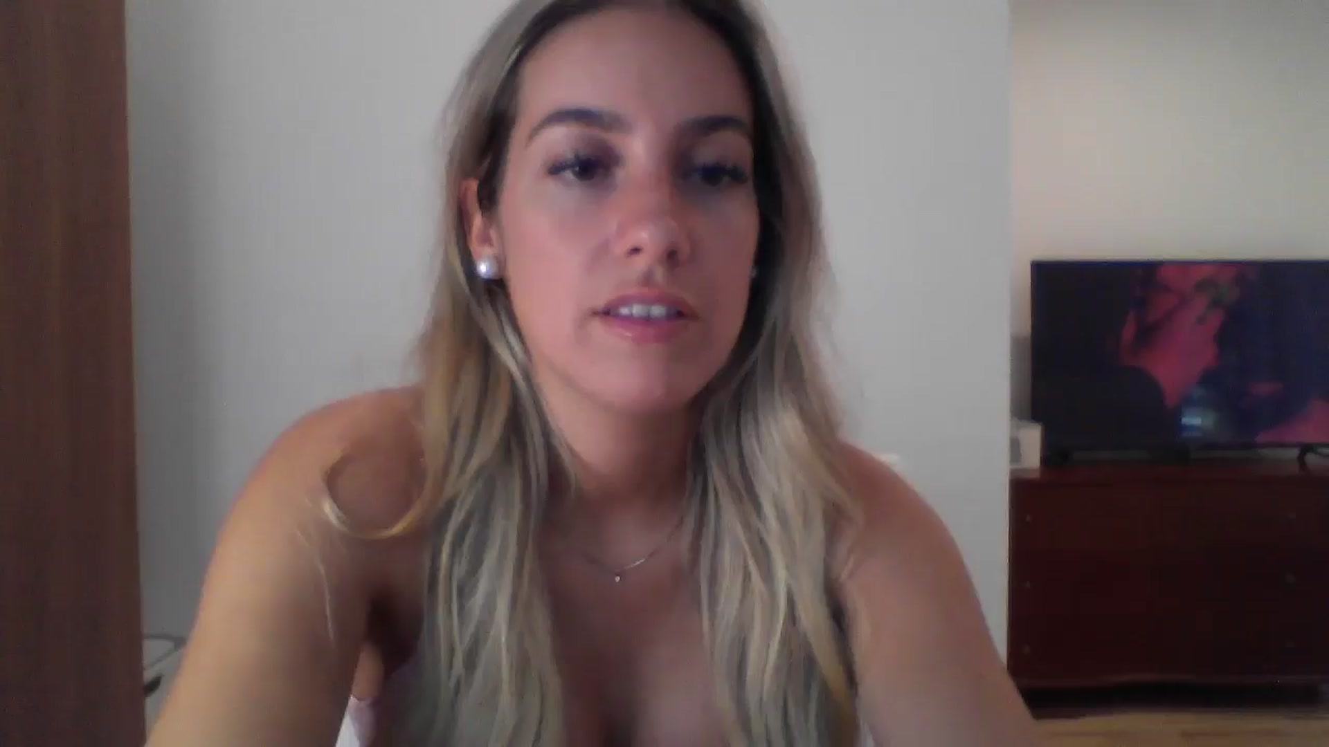 Gallery image thumbnail from MissDelphine's myfreecams stream on, 09/10/2025, 17:21 image 9 of 20