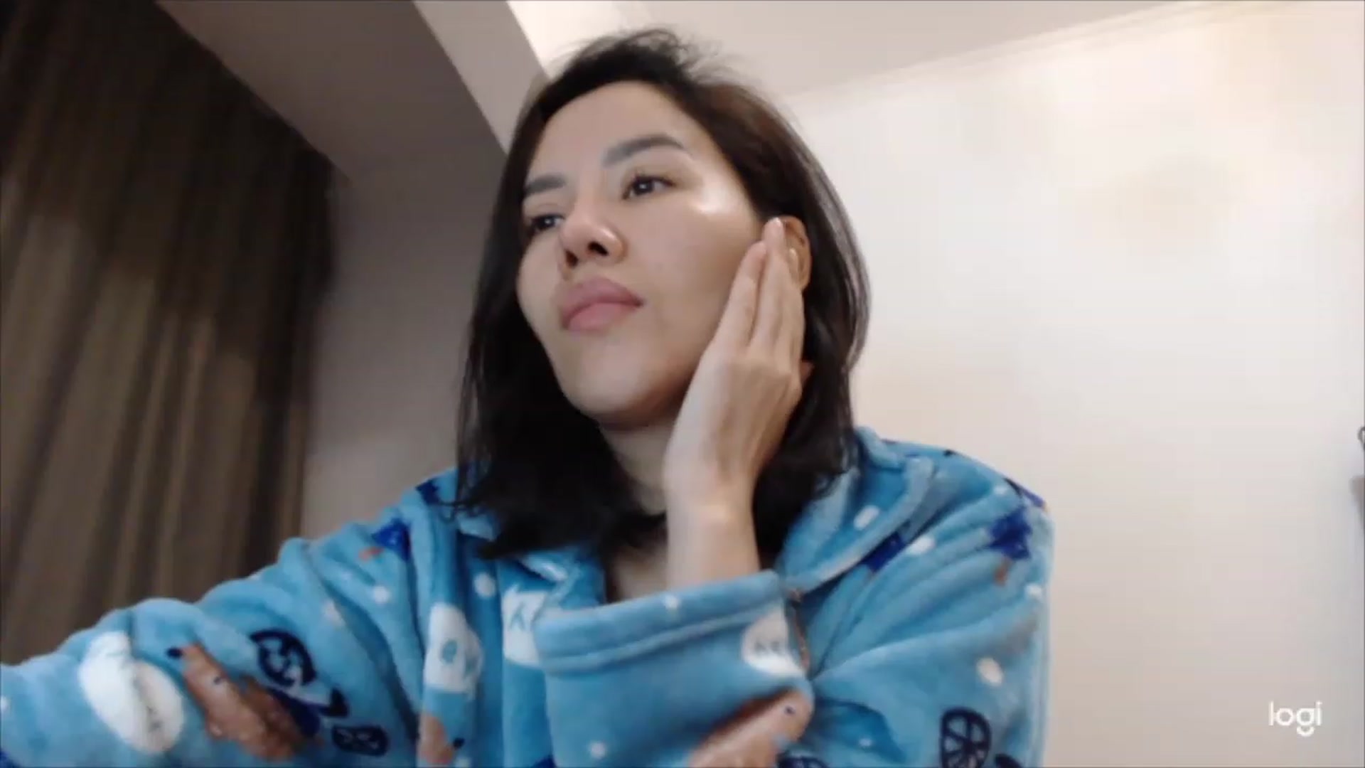 Gallery image thumbnail from MissDia_'s myfreecams stream on, 04/09/2023, 21:35 image 17 of 20