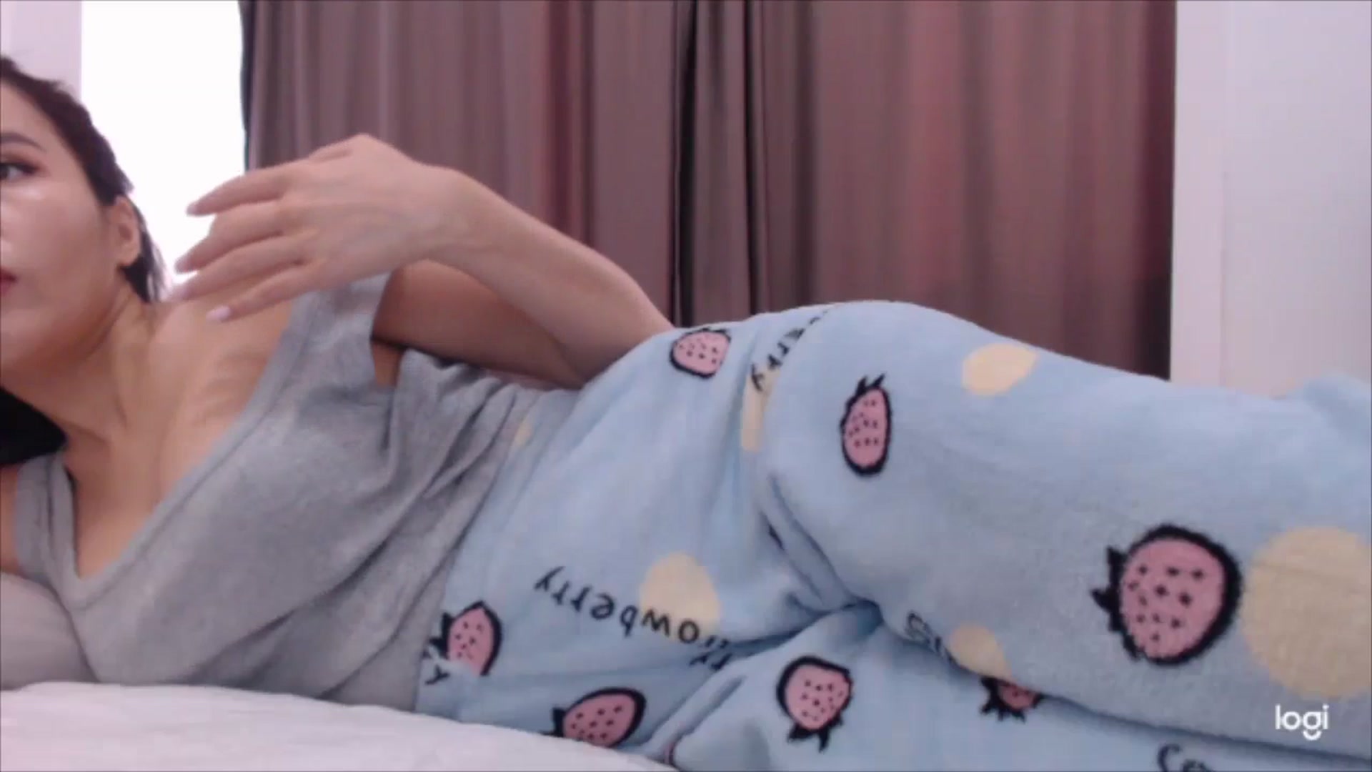 Gallery image thumbnail from MissDia_'s myfreecams stream on, 01/03/2024, 09:29 image 15 of 20