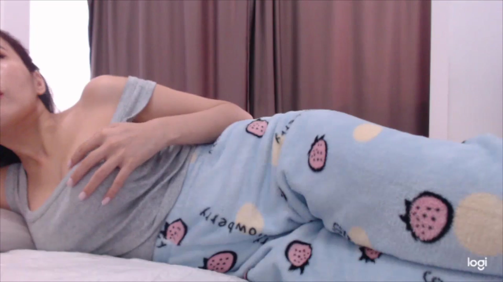 Gallery image thumbnail from MissDia_'s myfreecams stream on, 01/03/2024, 09:29 image 9 of 20