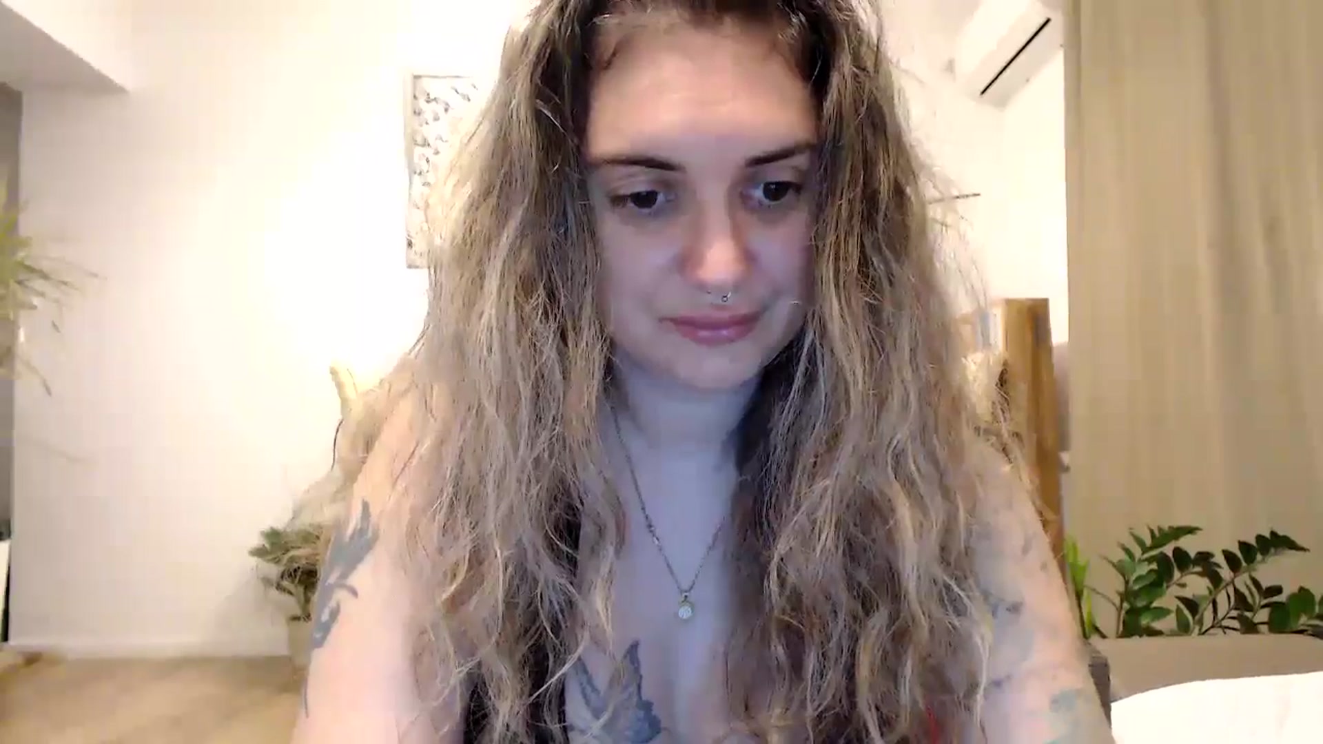 Gallery image thumbnail from MissDivinna's myfreecams stream on, 07/15/2024, 23:12 image 2 of 20